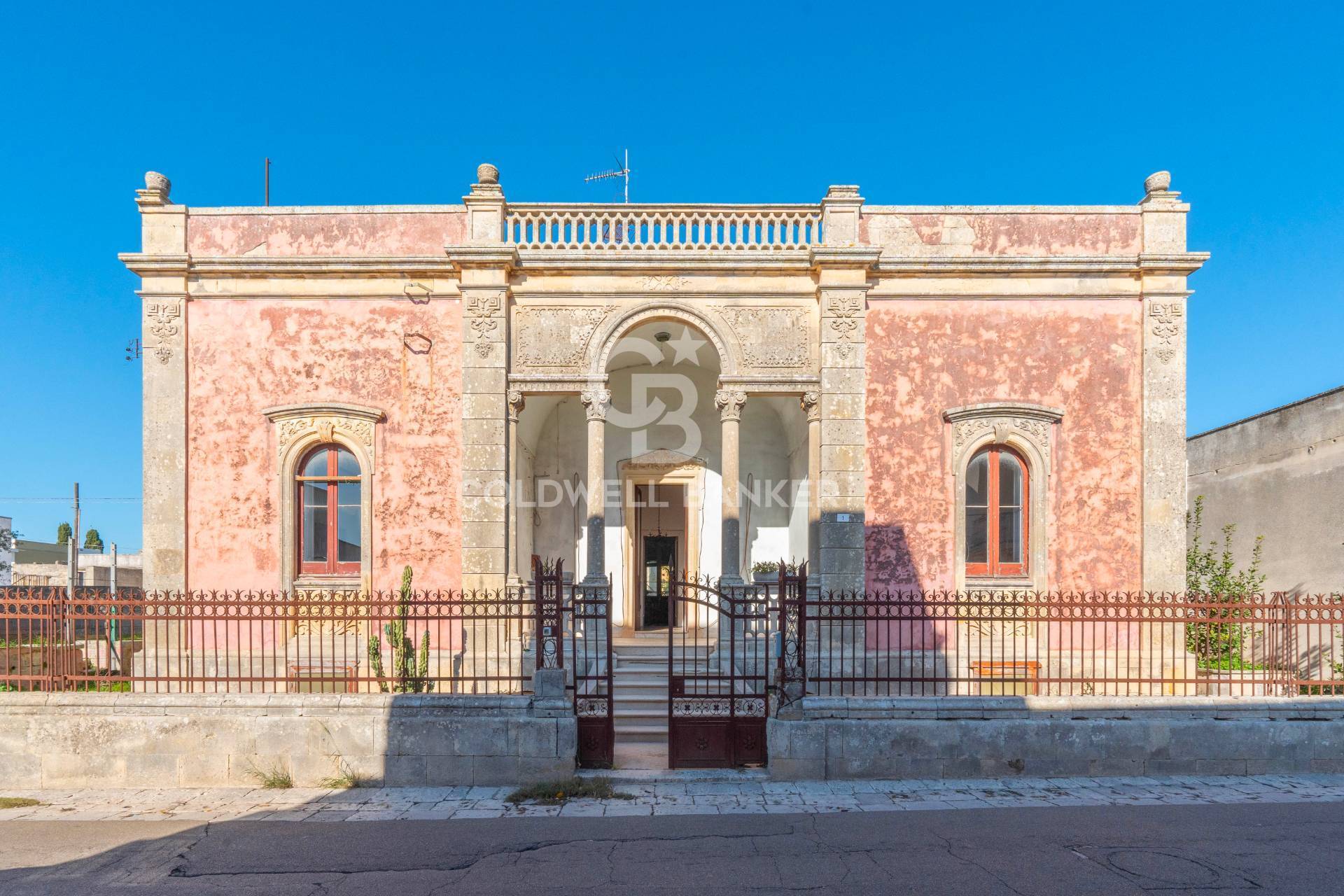 Villa storica in vendita a Uggiano la Chiesa