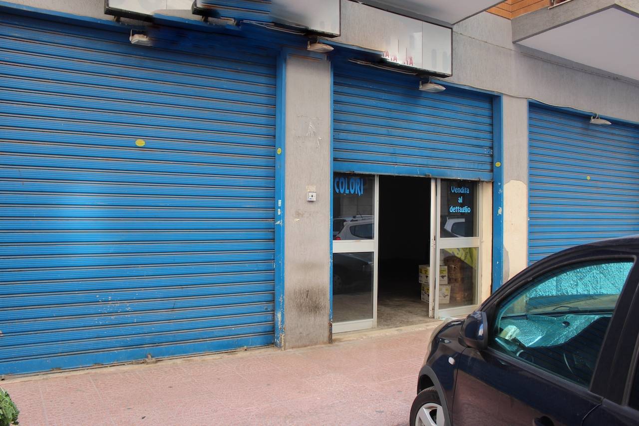 Locale commerciale in vendita a Taranto