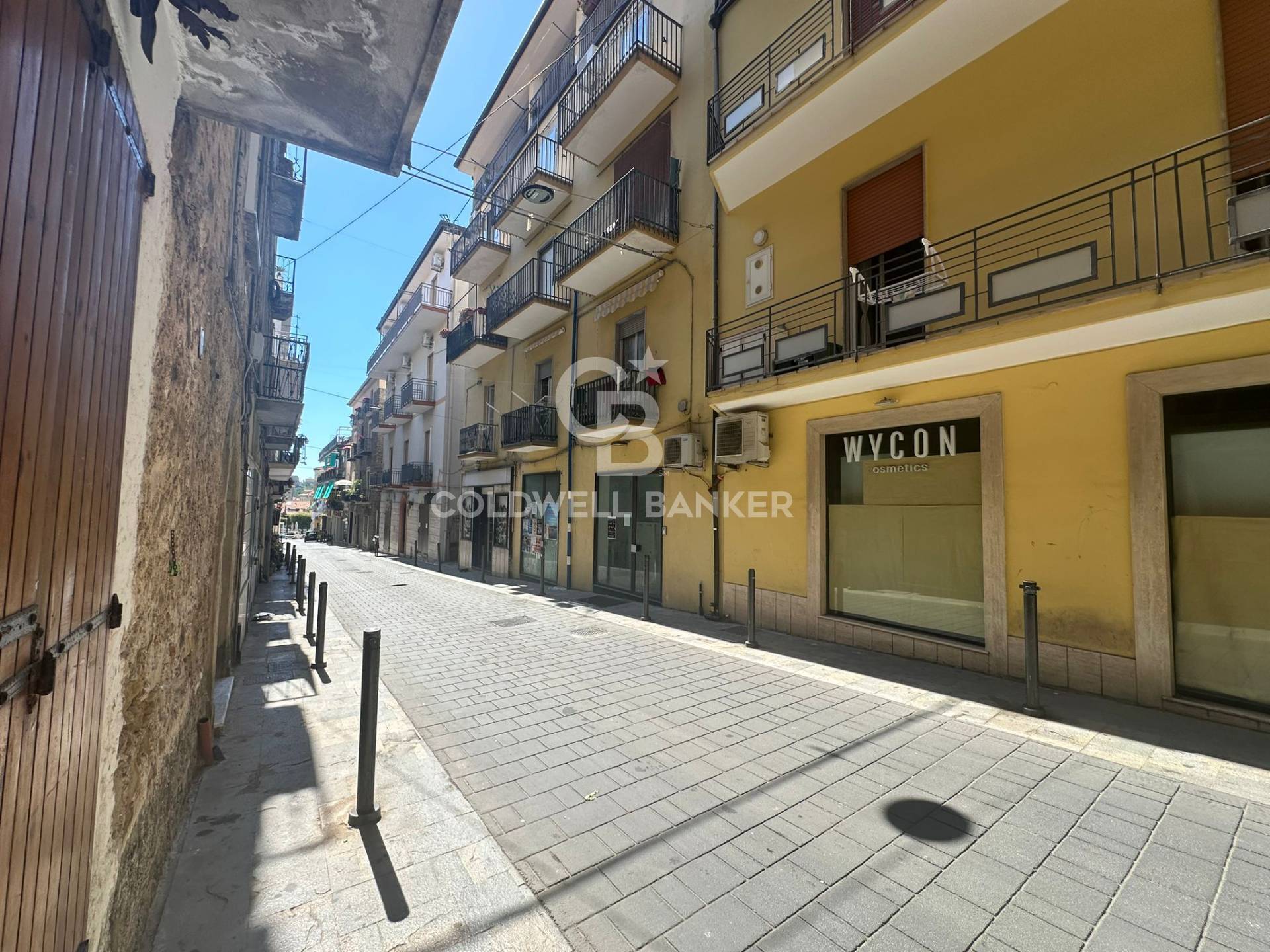 Locale commerciale in vendita a Agropoli