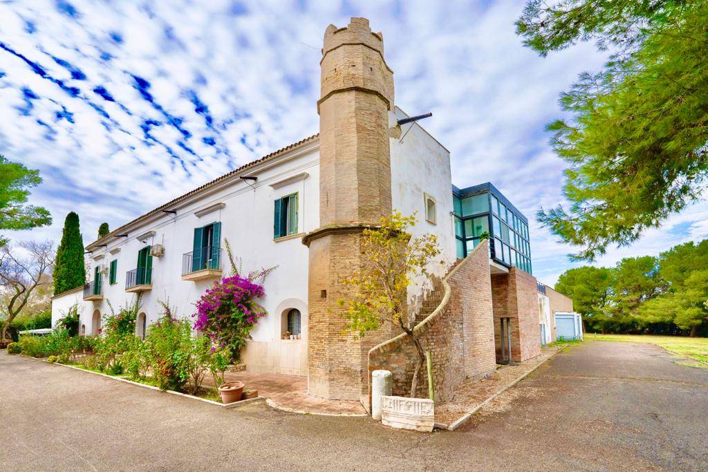 Coldwell Banker 24RE