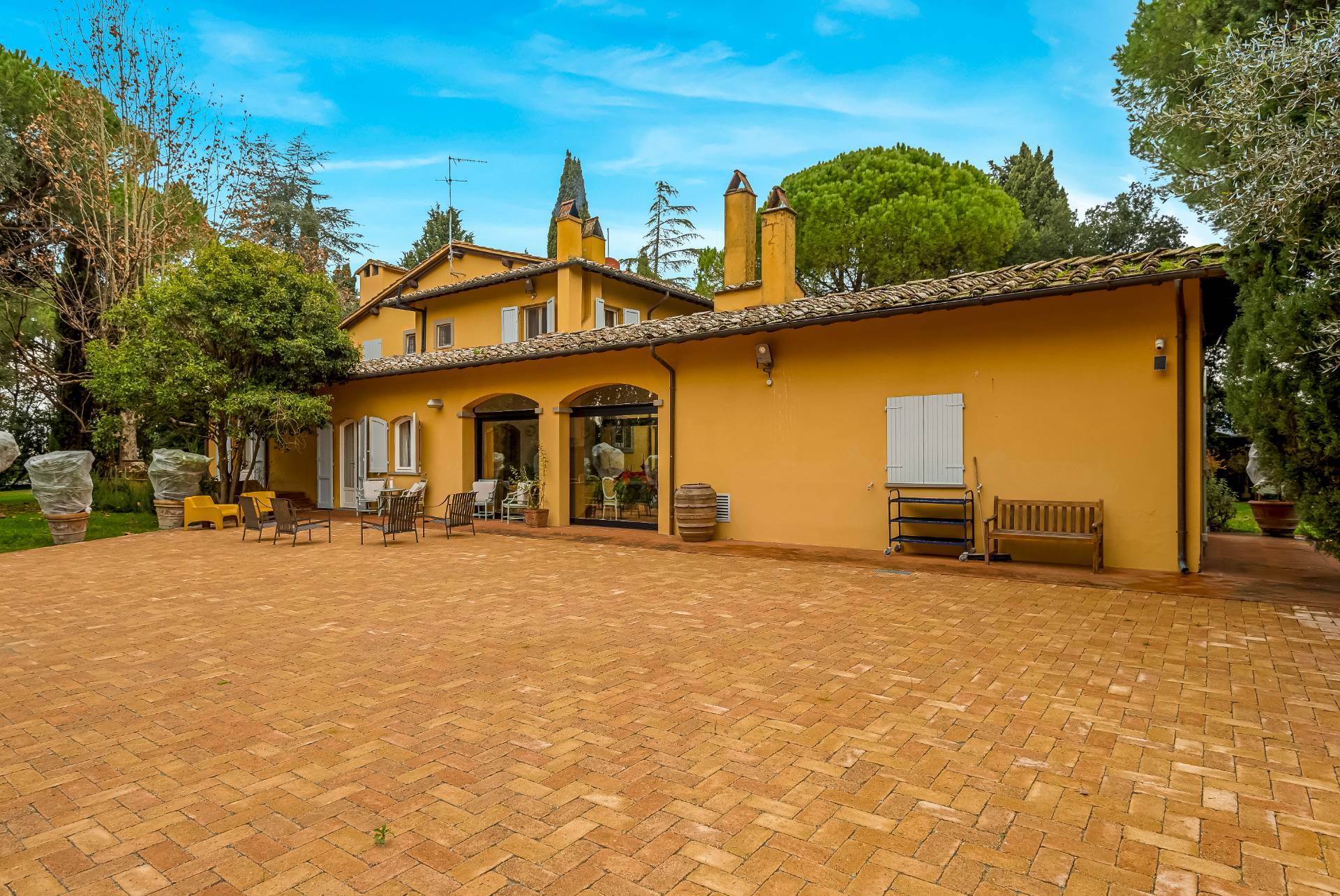 Villa for sale in Pisa