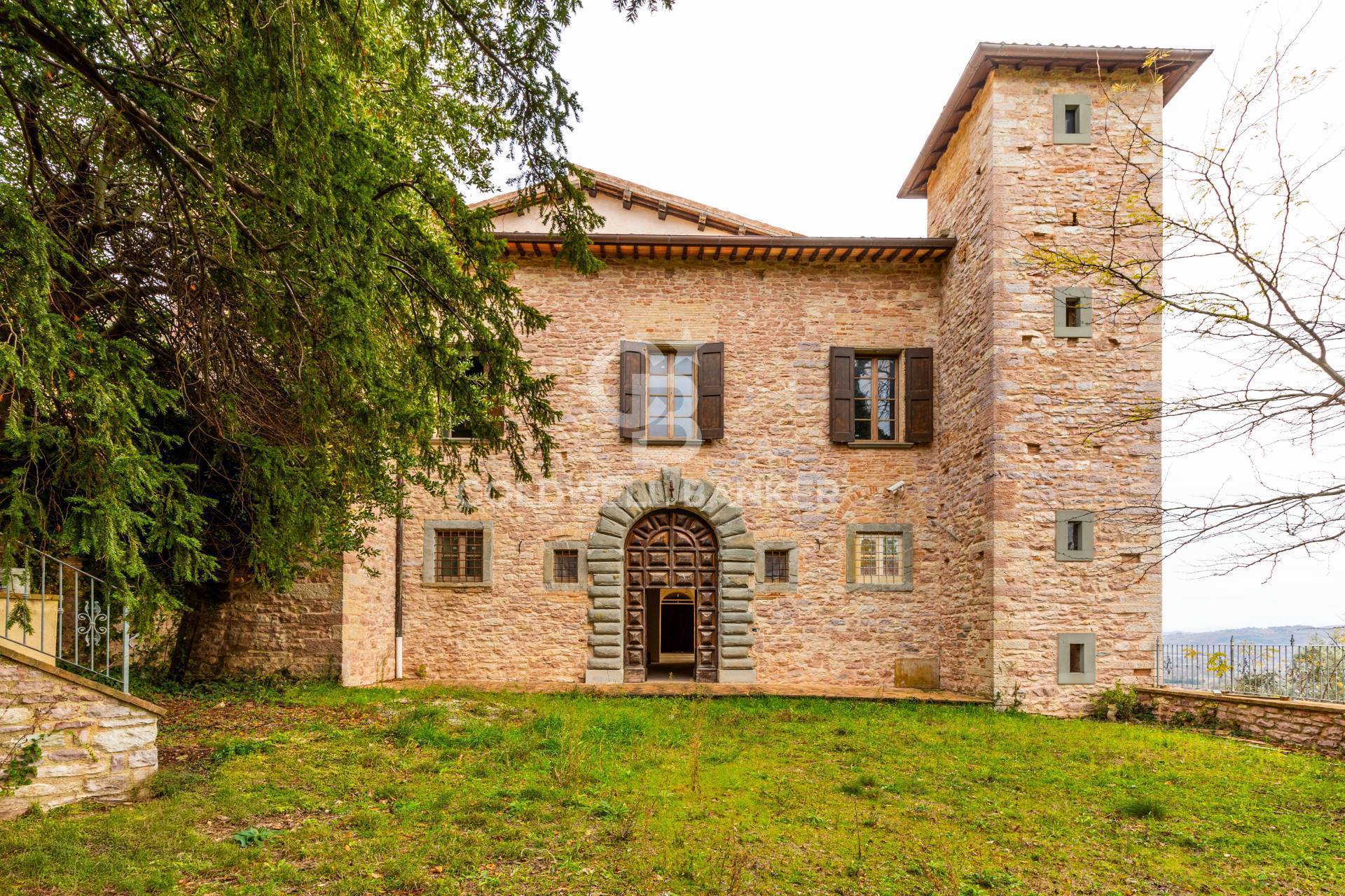 Building for sale in Gubbio