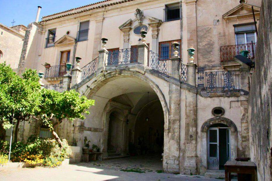 Stabile / Palazzo in vendita a Ragusa