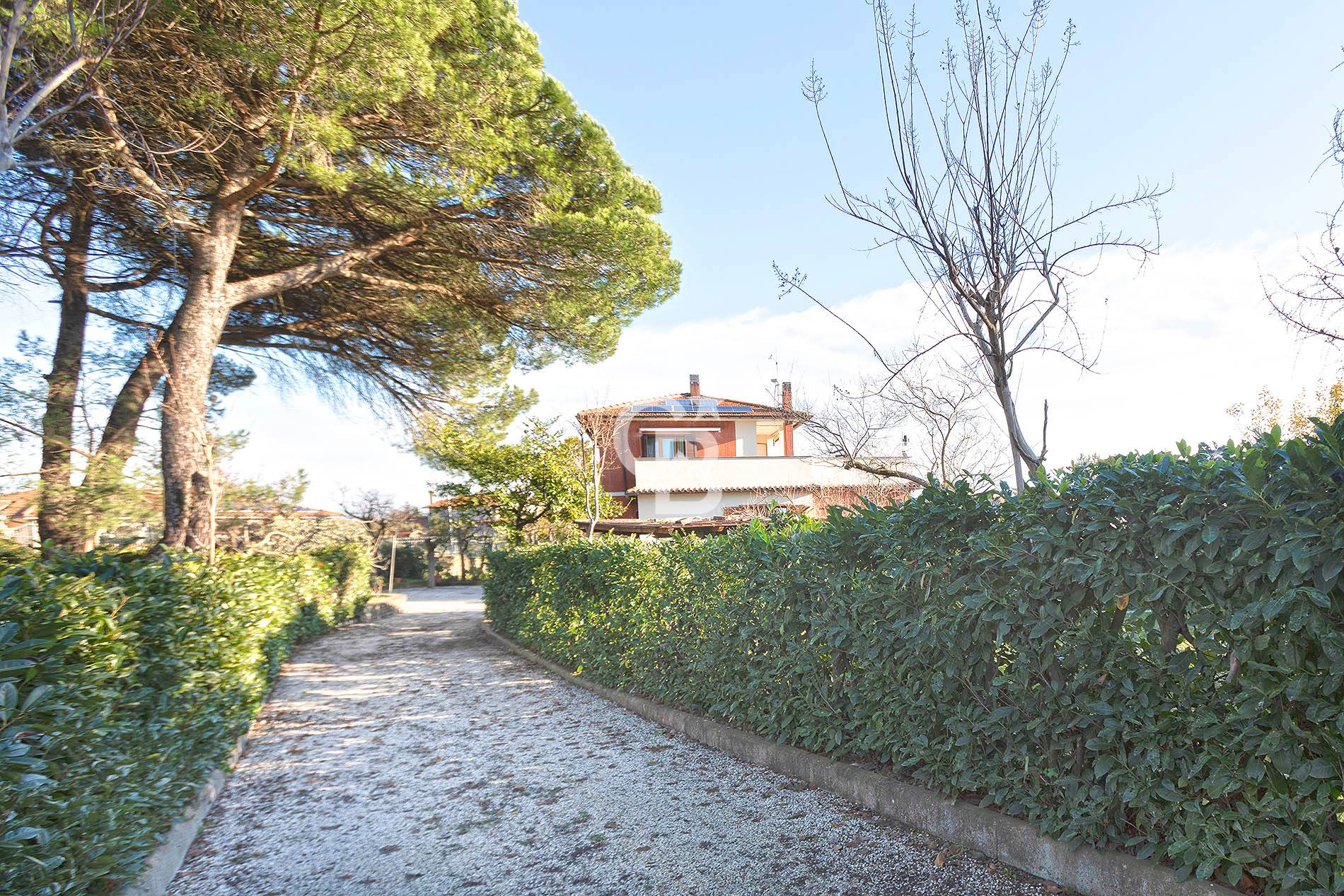 Villa in vendita a Caprarola