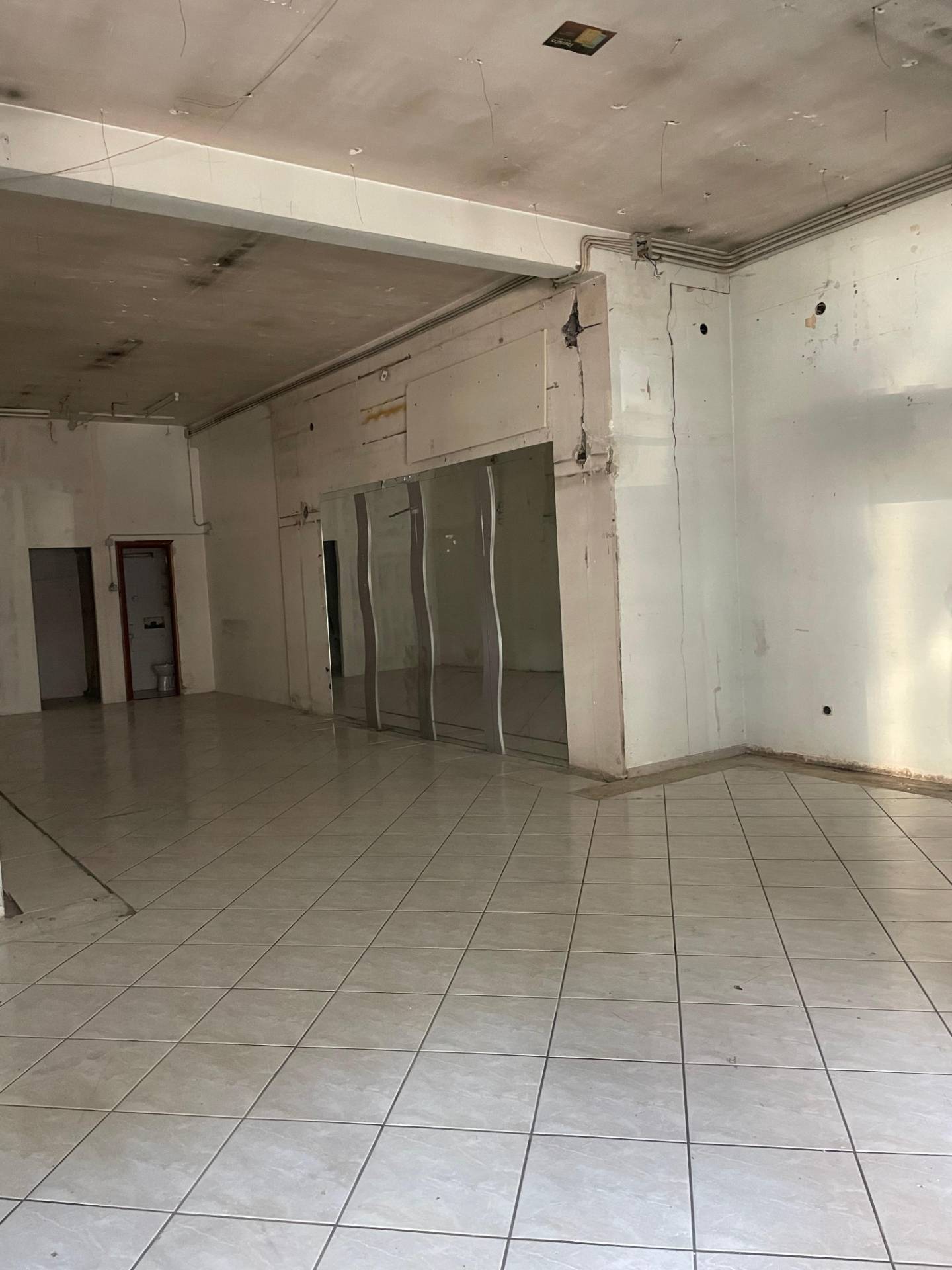 Negozio in affitto a San Giorgio A Cremano (NA)