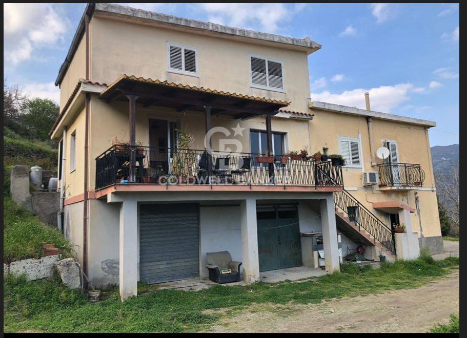 Rustico/Casale/Corte in vendita a Fiumedinisi