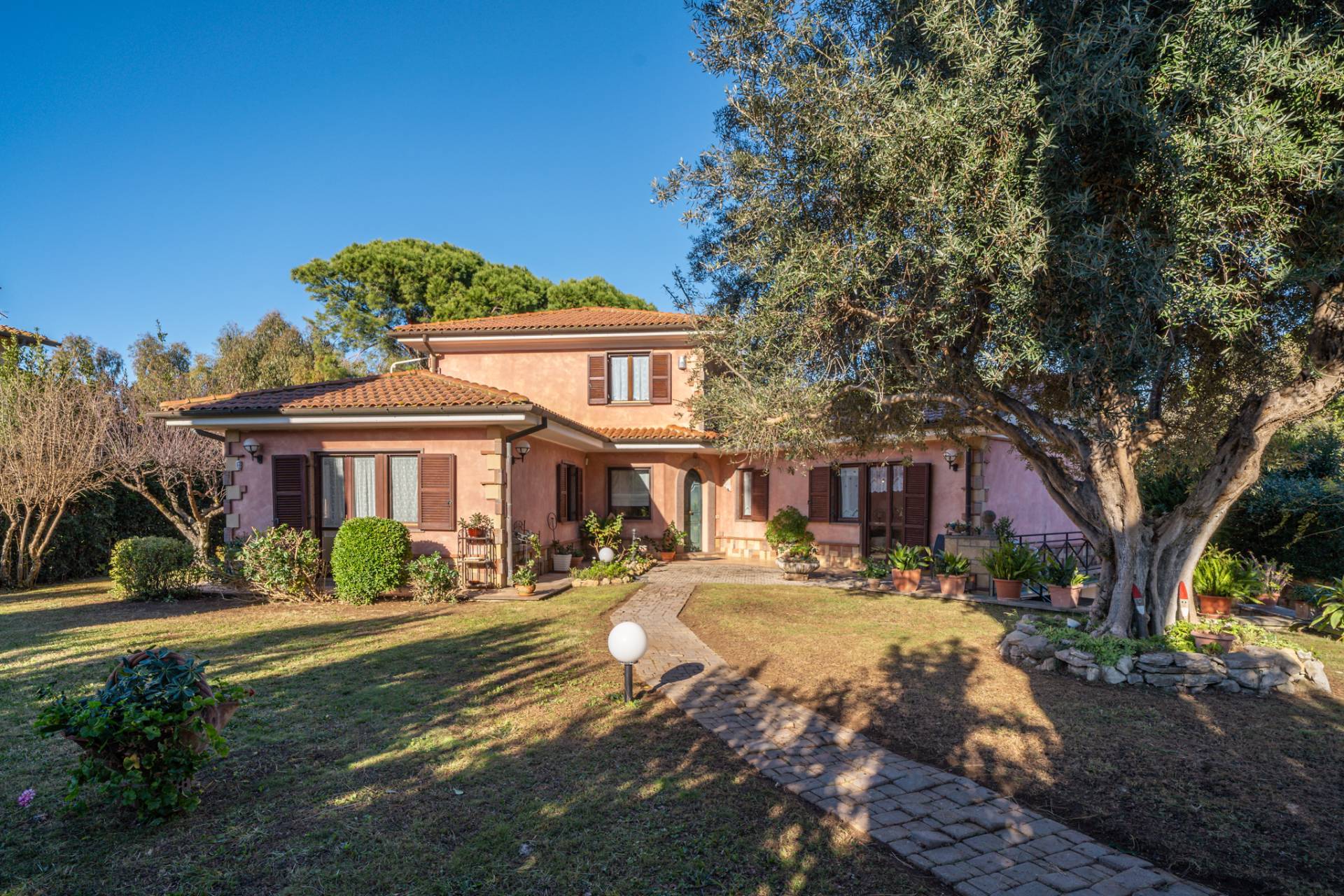 Villa for sale in Tarquinia