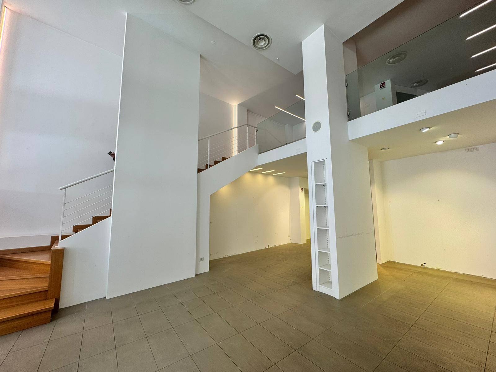 Shop for rent in Bergamo