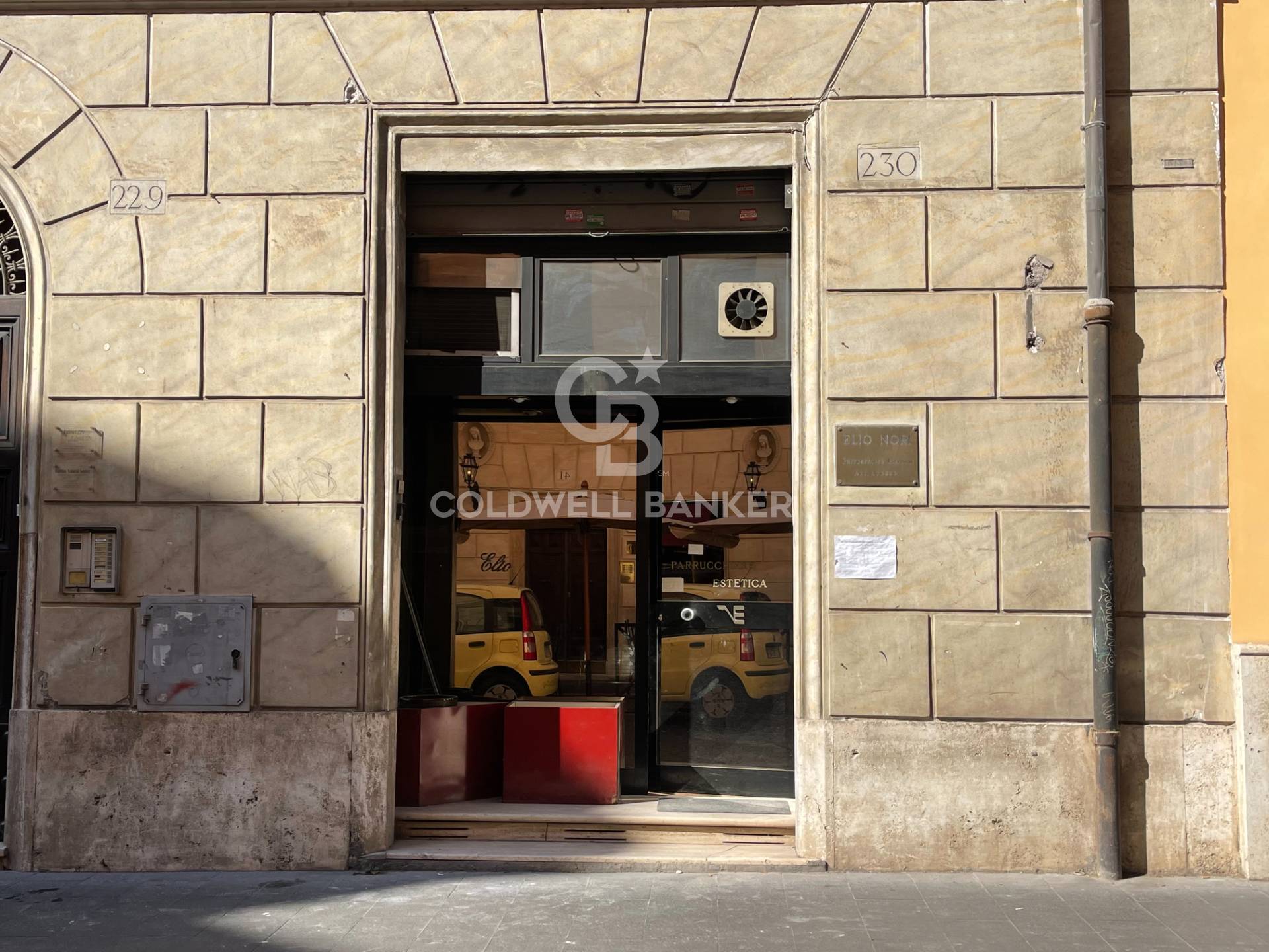 Locale commerciale in affitto a Roma