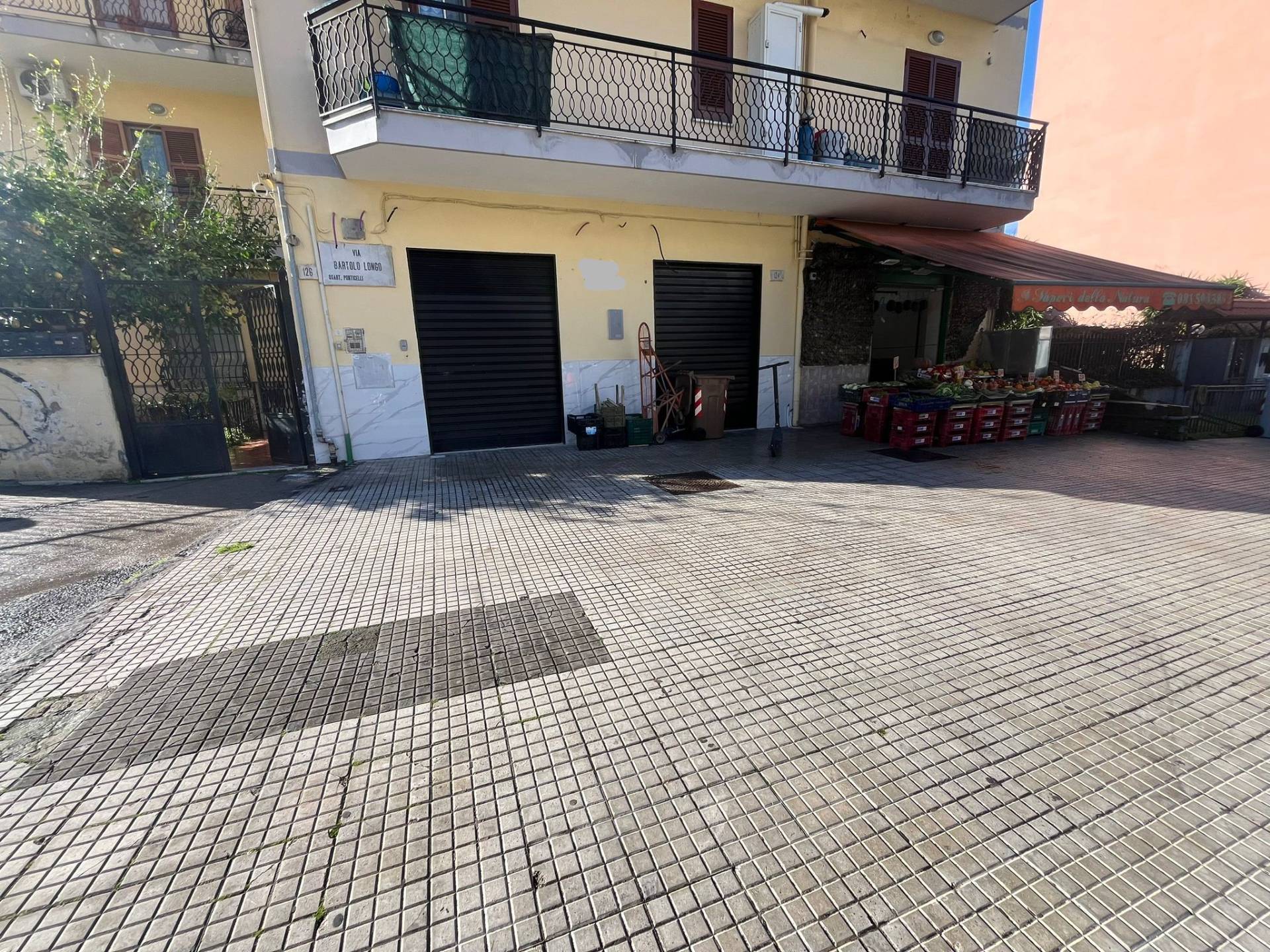 Negozio in affitto a Napoli