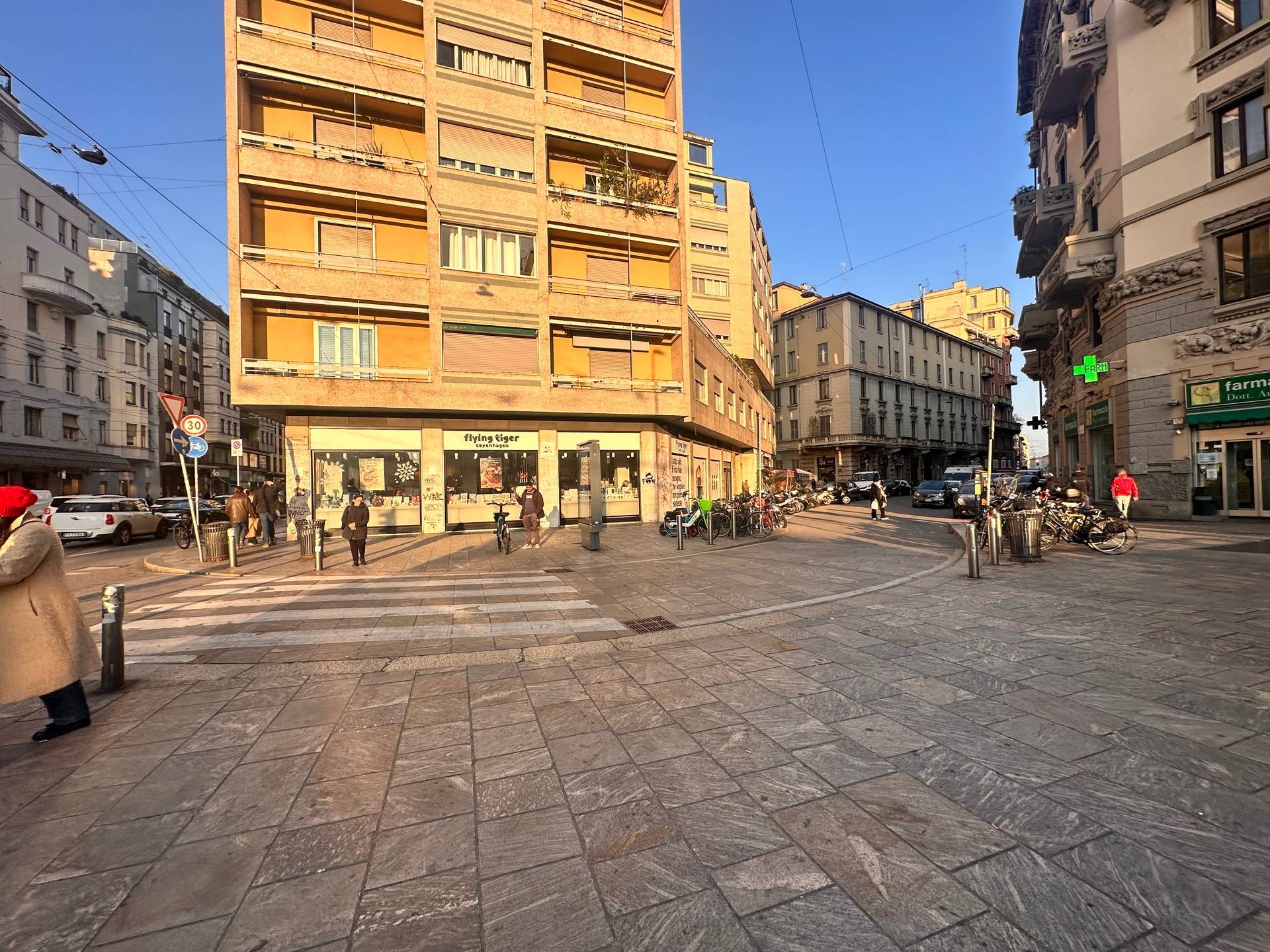 Warehouse for rent in Milano