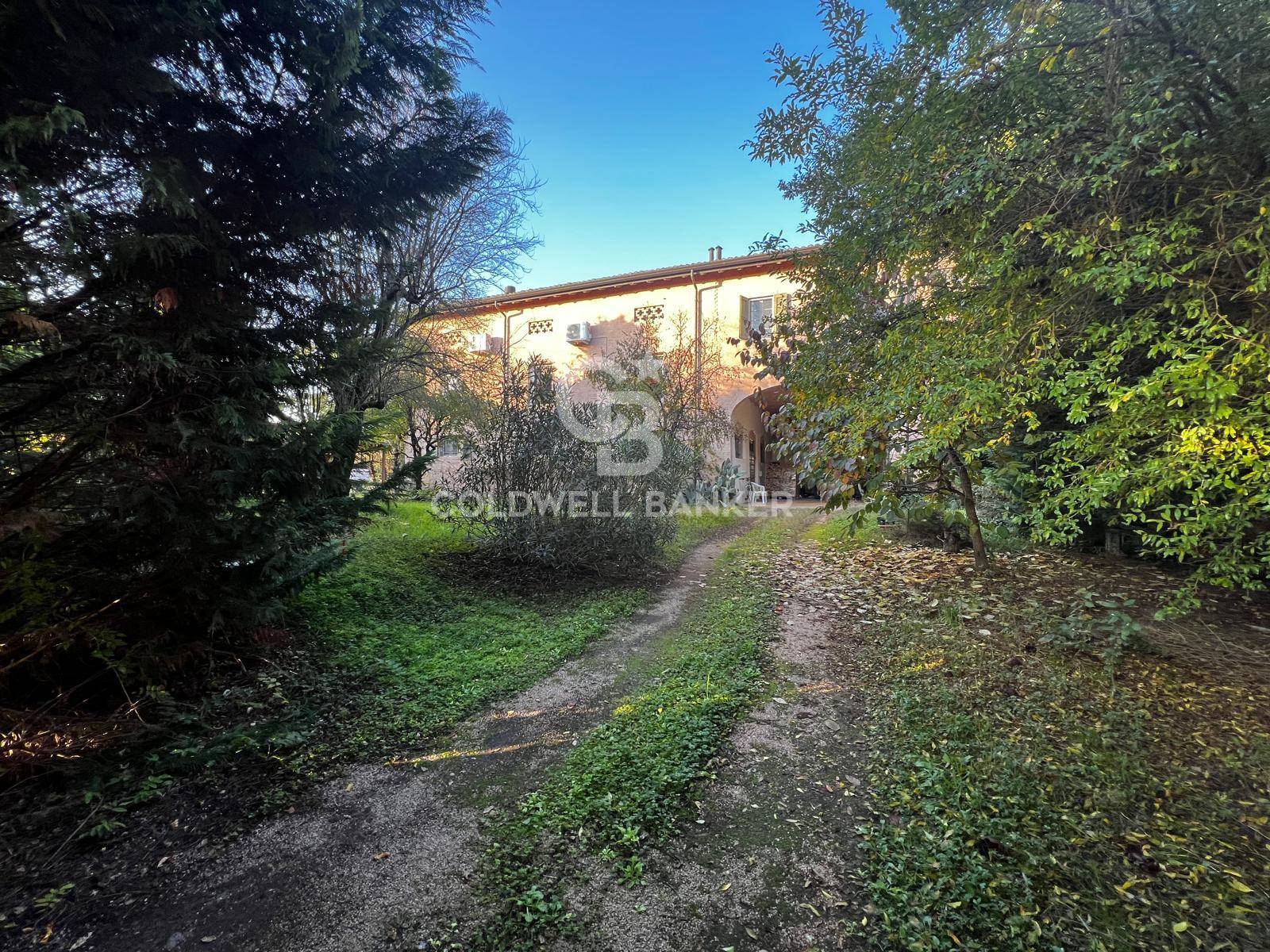 Rustico/Casale/Corte in vendita a Torrile