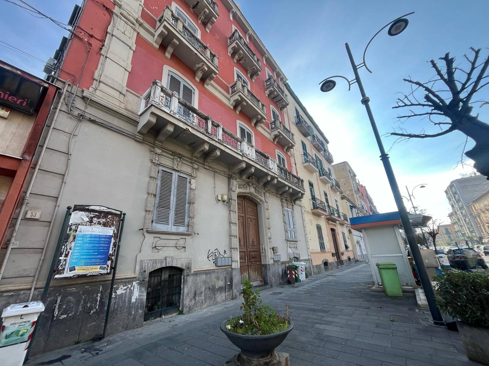 Appartamento in vendita a Napoli