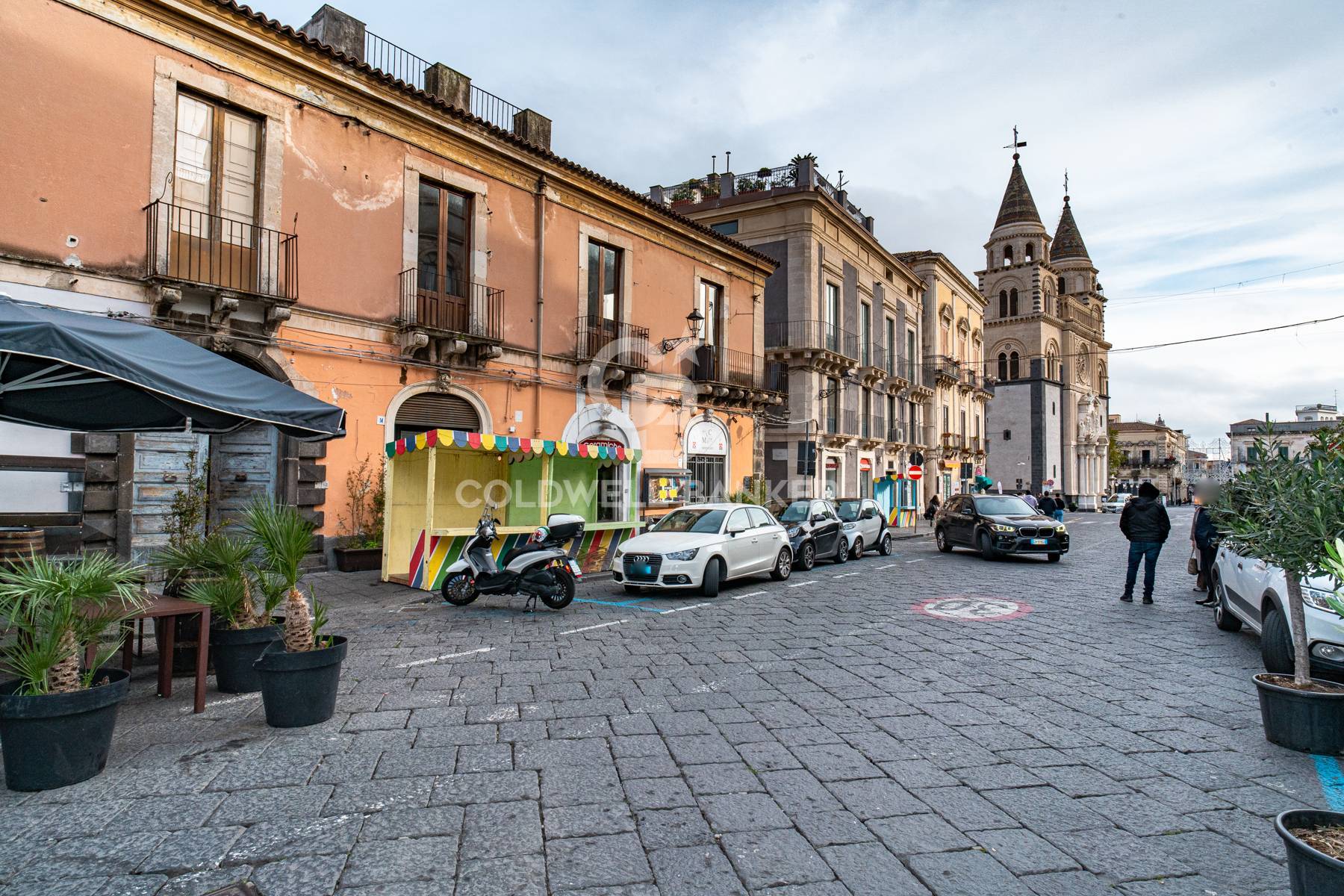 Magazzino in vendita a Acireale