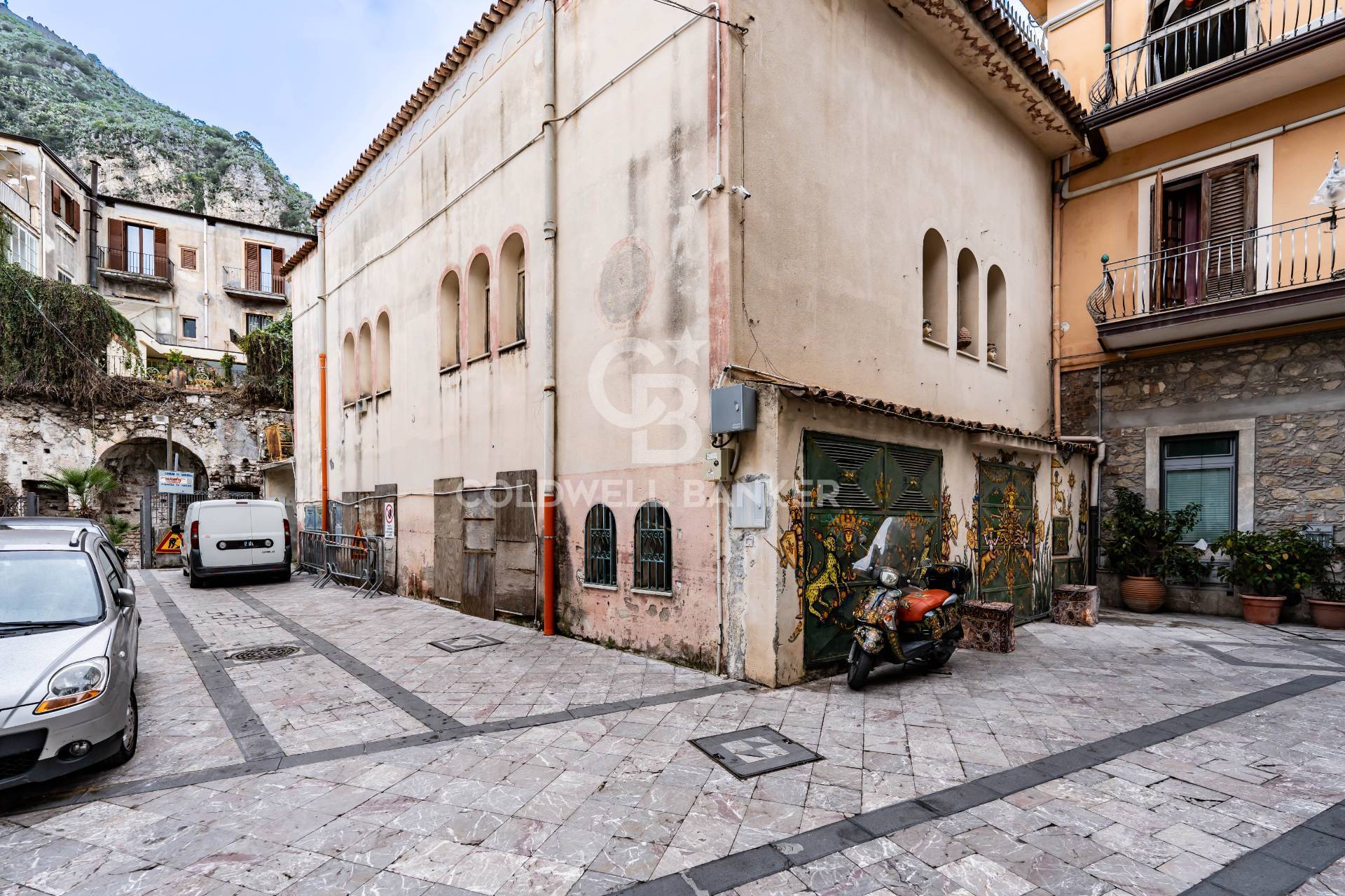 Fondo commerciale in vendita a Taormina (ME)