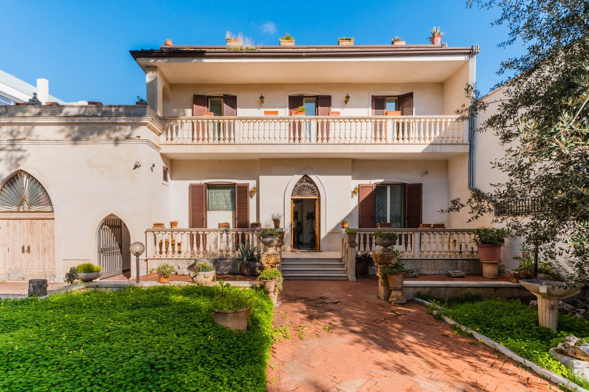 Villa for sale in Adelfia