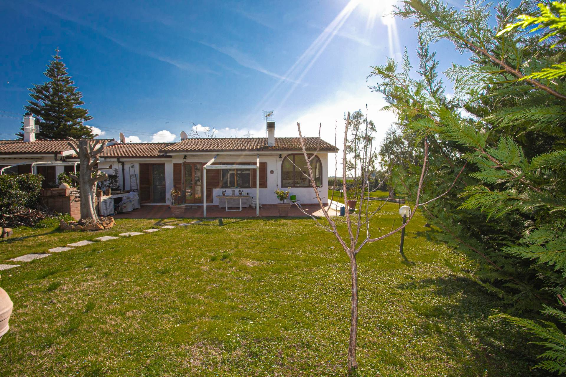 Villa bifamiliare in vendita a Tarquinia