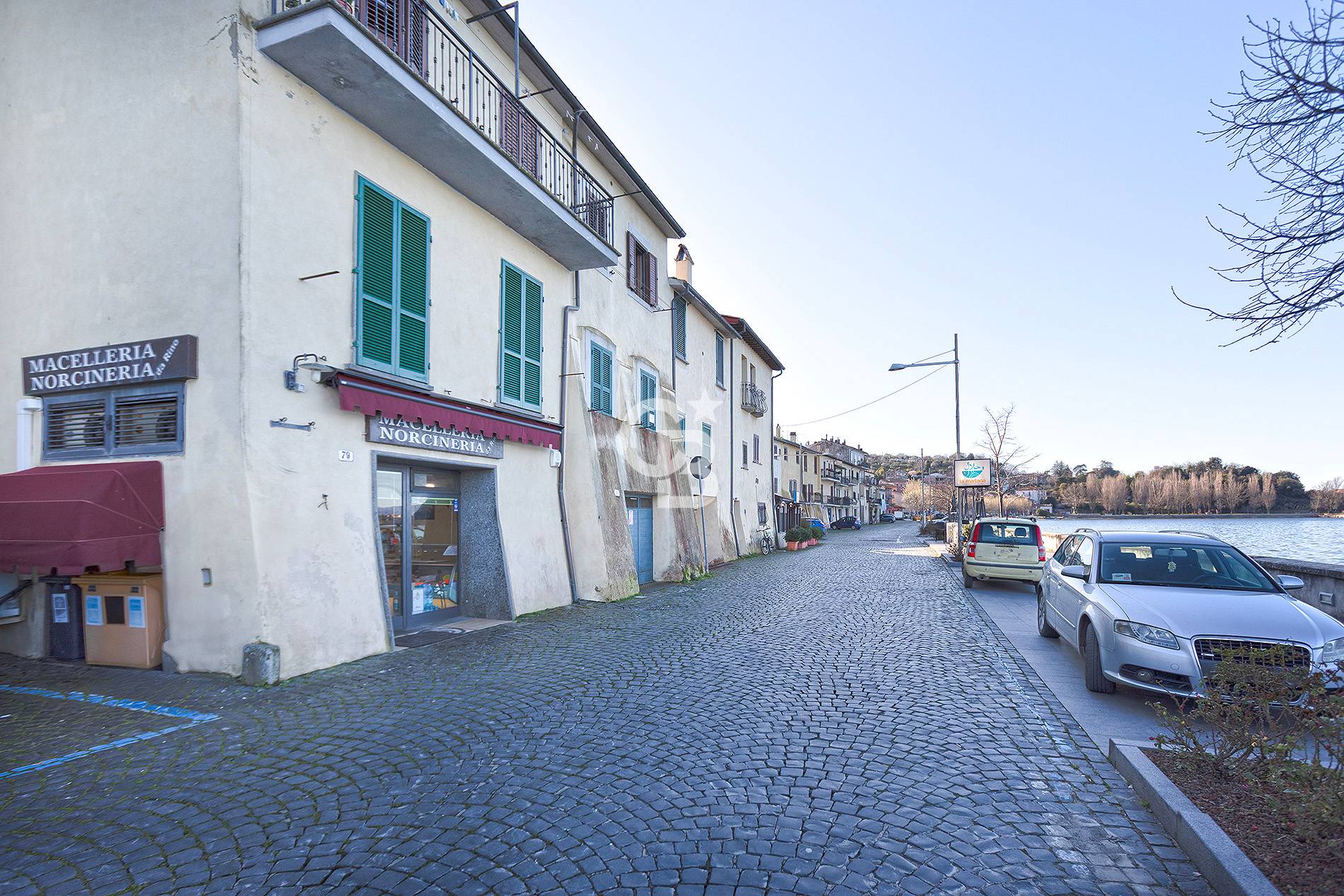 Attività commerciale in vendita a Marta (VT)