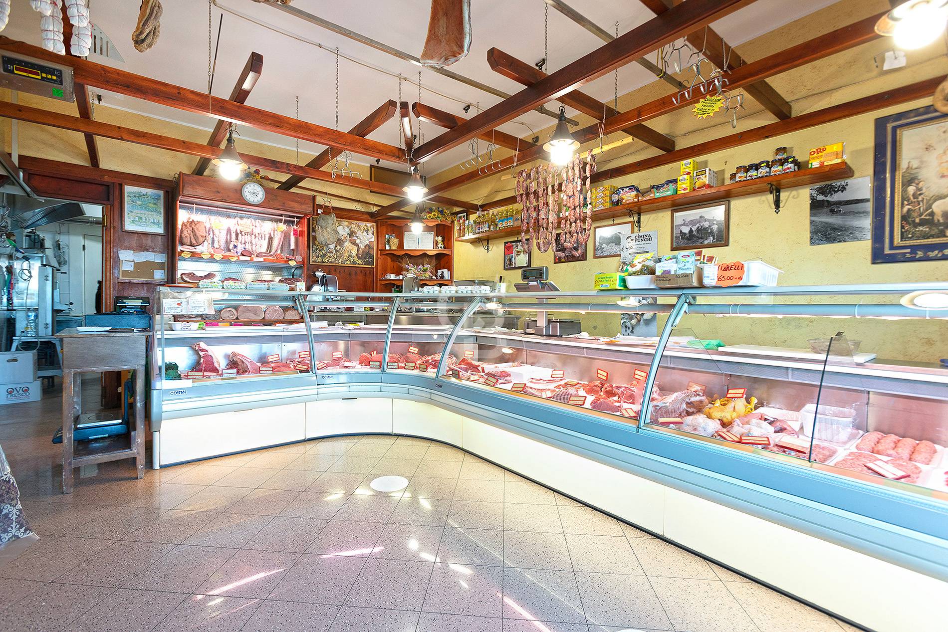 Attività commerciale in vendita a Marta (VT)