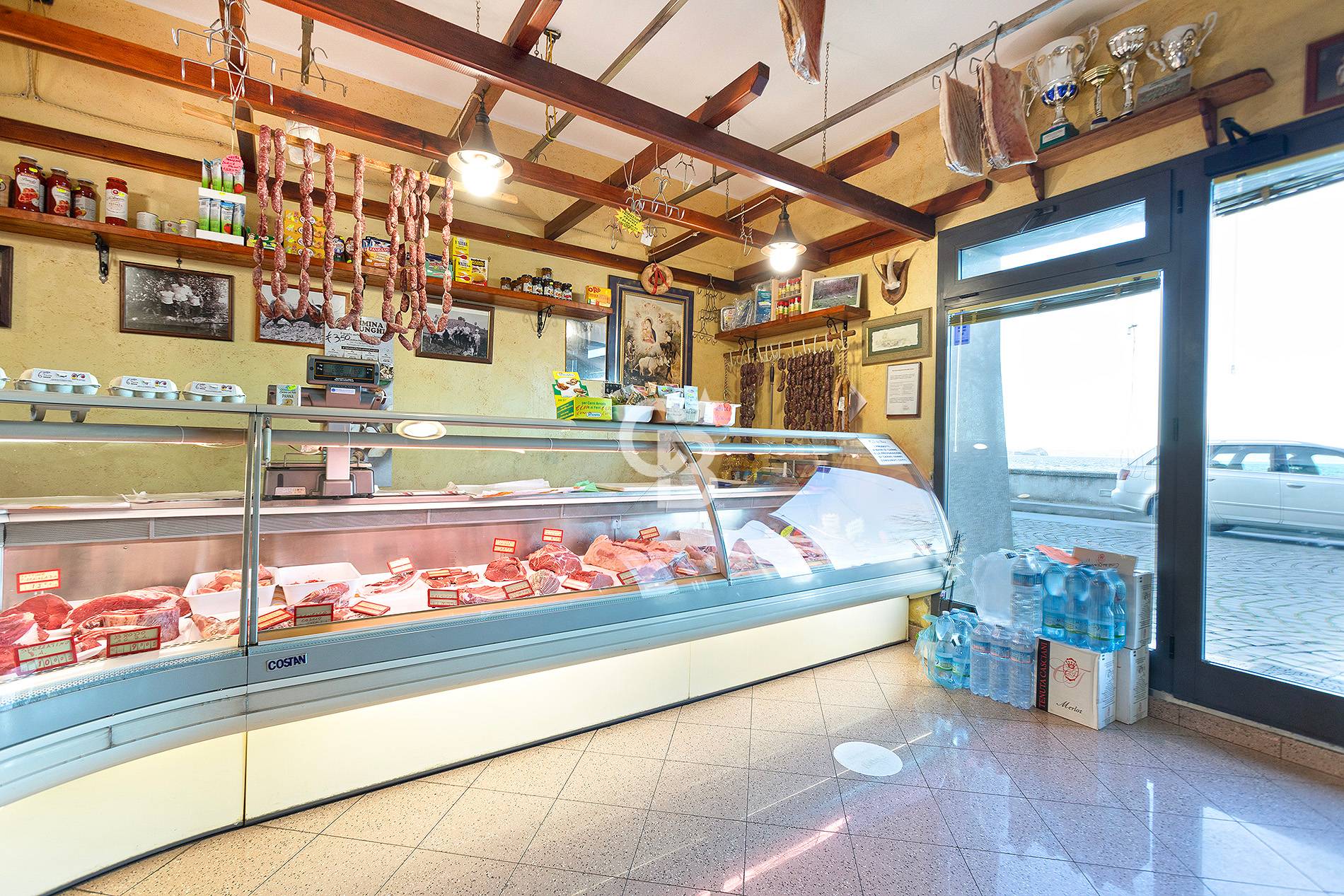 Attività commerciale in vendita a Marta (VT)