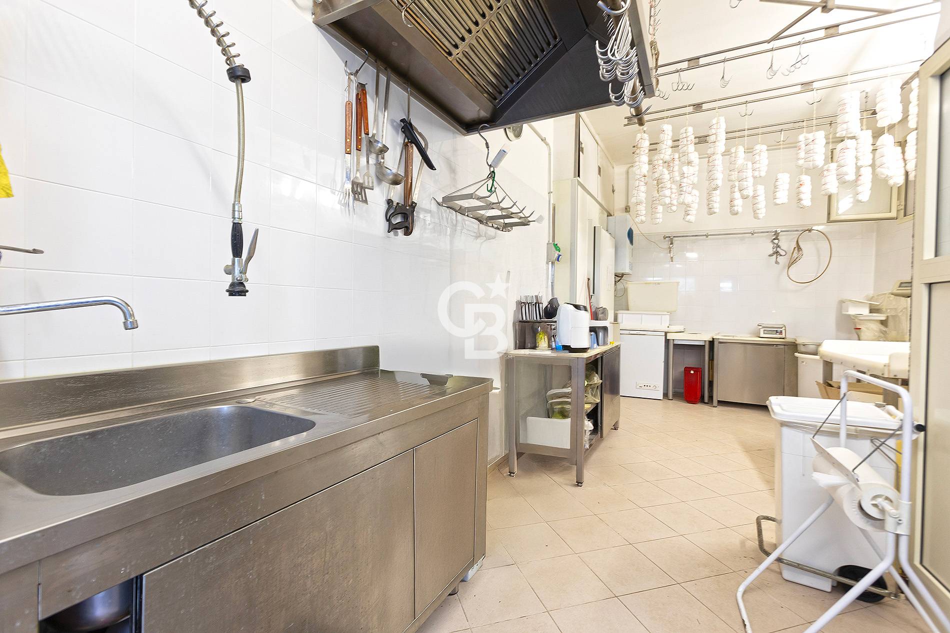 Attività commerciale in vendita a Marta (VT)