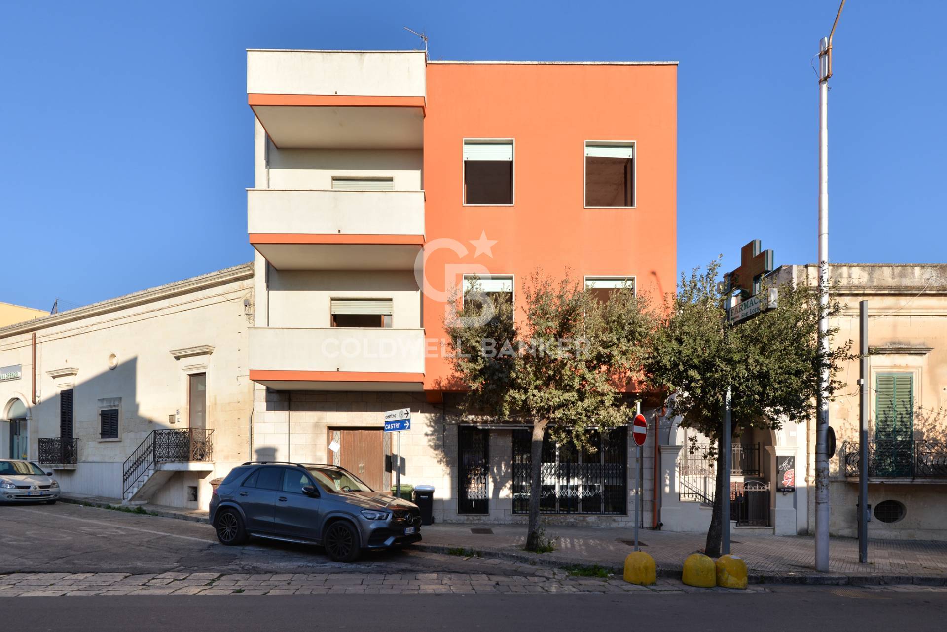 Palazzo in vendita a Lizzanello