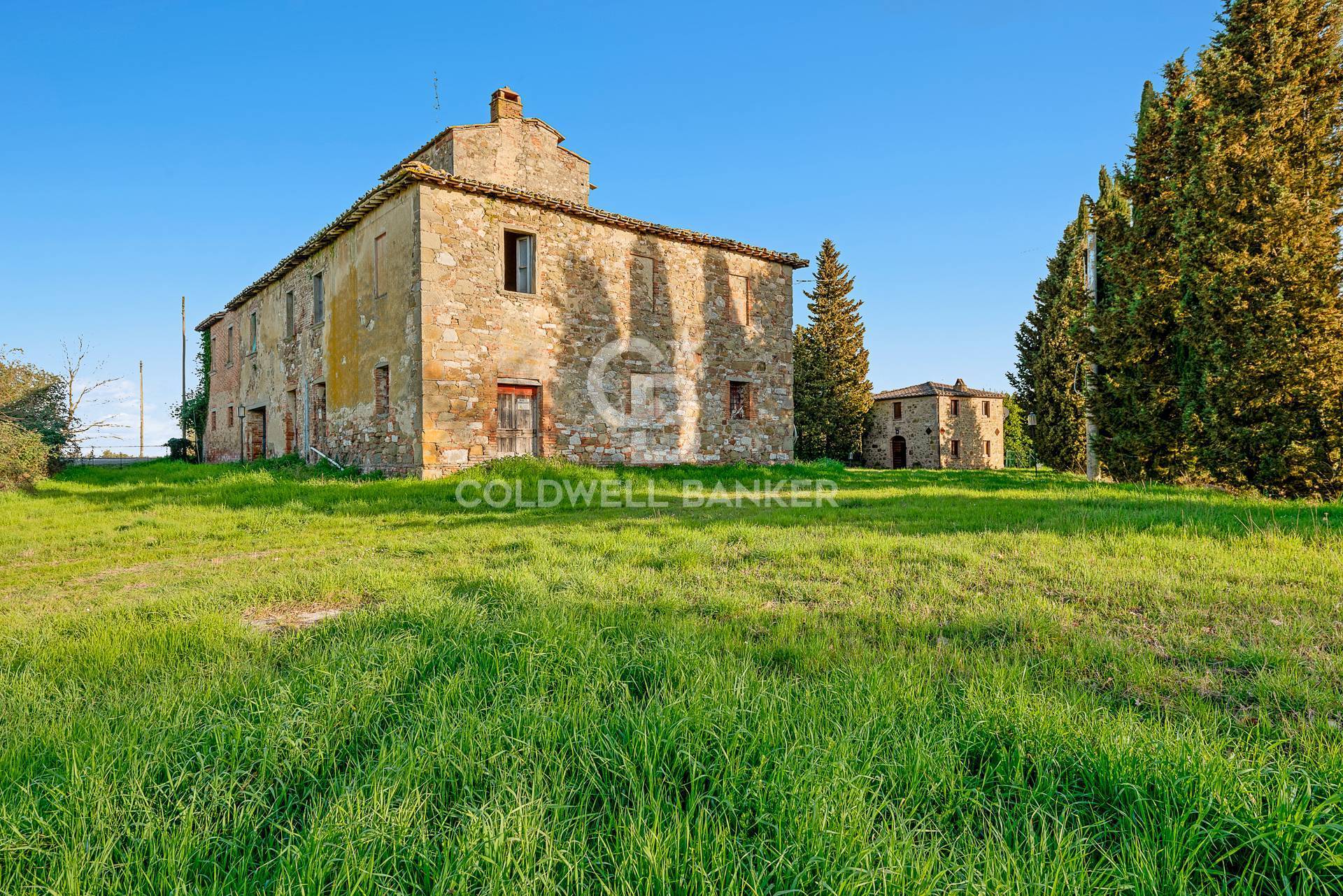 Villa for sale in Trequanda