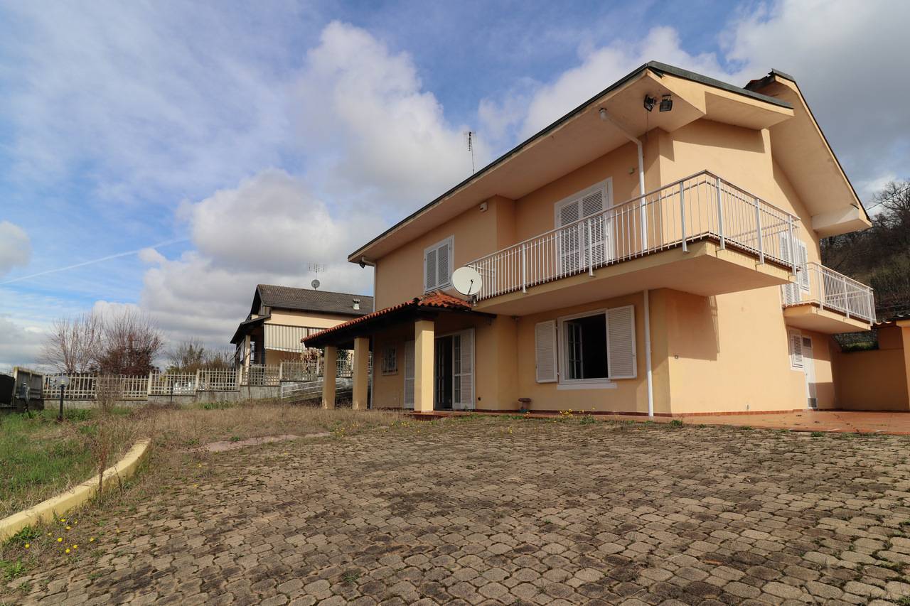 Villa in vendita a Bra