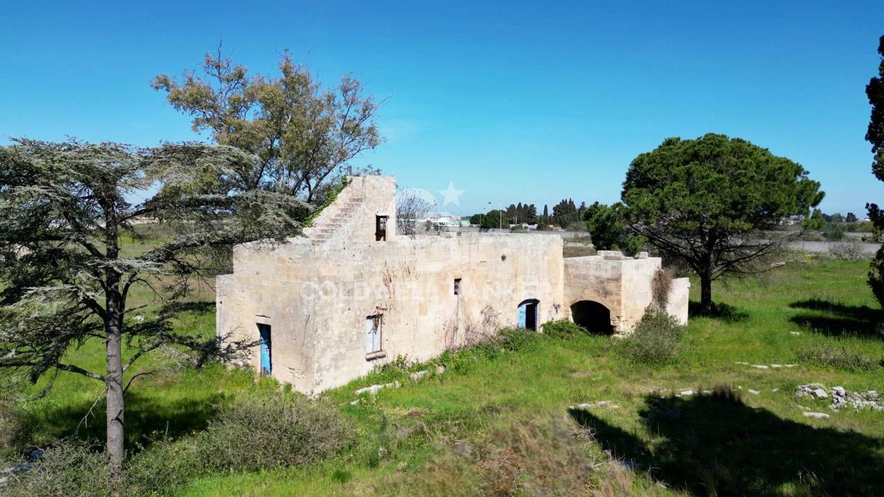 Rustico/Casale/Corte in vendita a Lizzanello