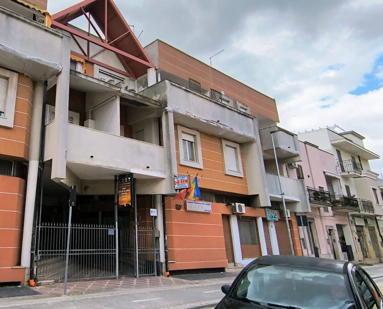 4 or more Rooms for sale in Grottaglie