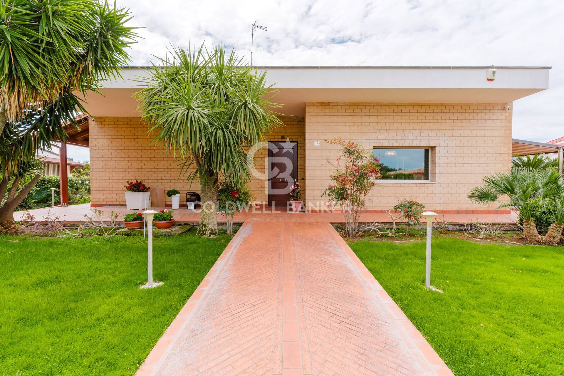 Two-family villa for sale in Modugno