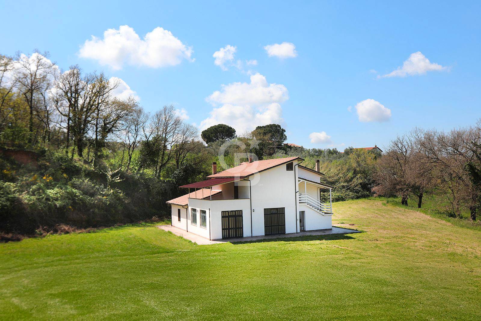 Villa bifamiliare in vendita a Viterbo