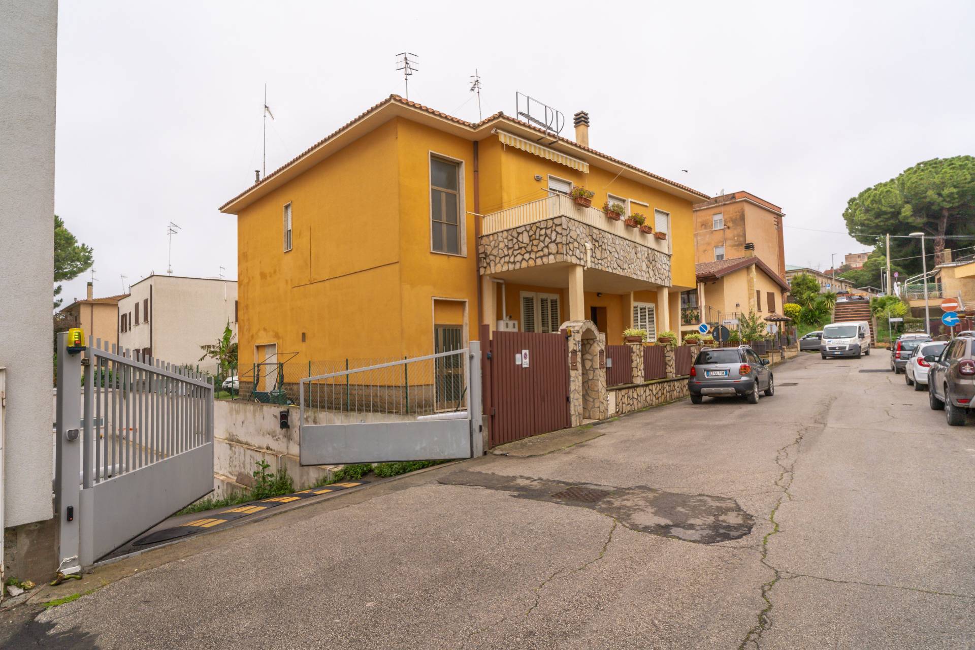 Box o garage in vendita a Tarquinia
