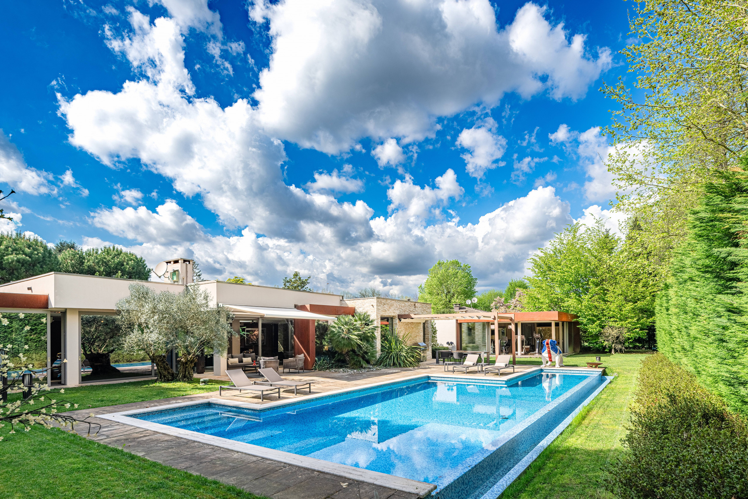 Villa for sale in Carimate