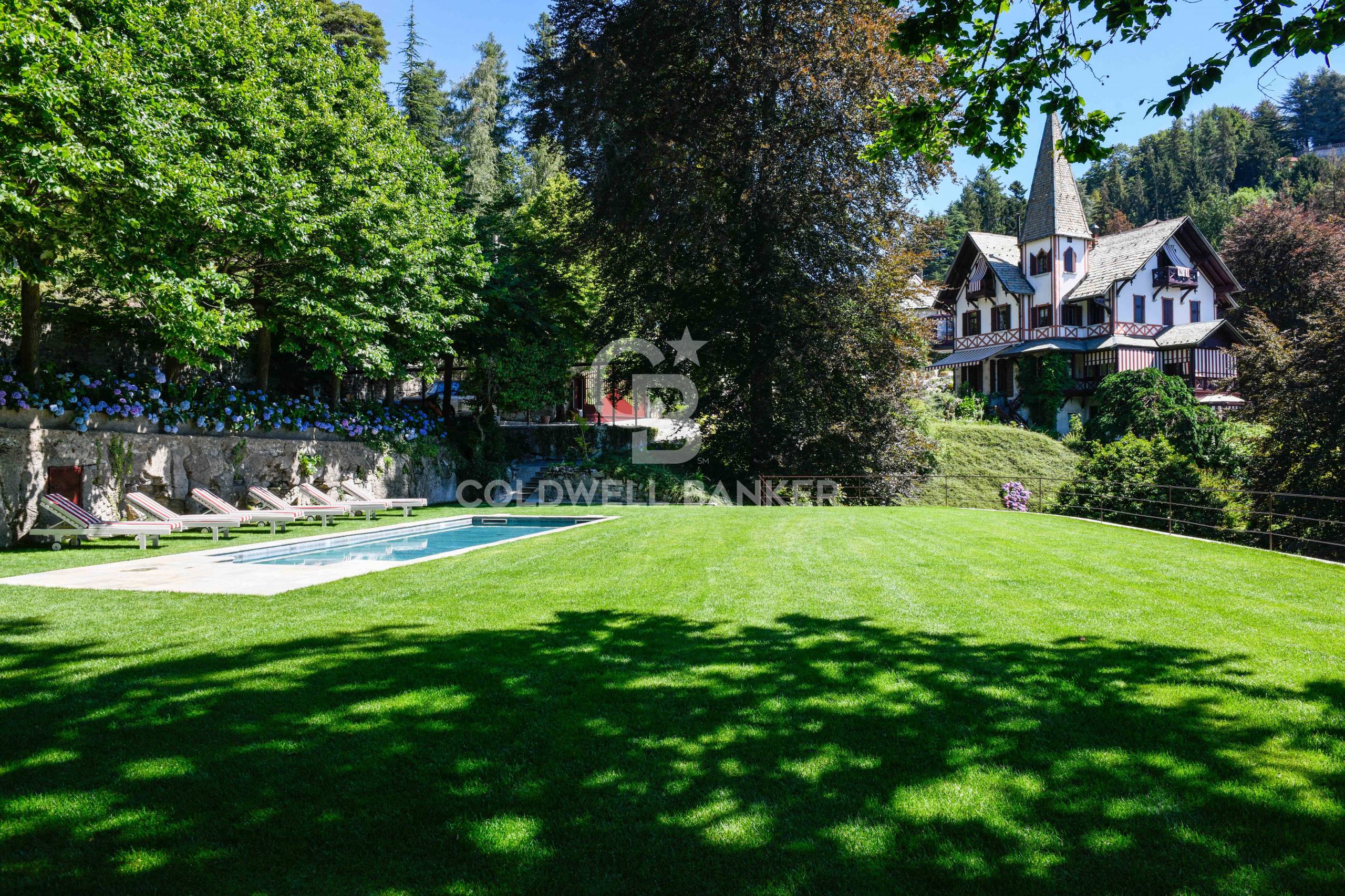 Villa in vendita a Brunate (CO)