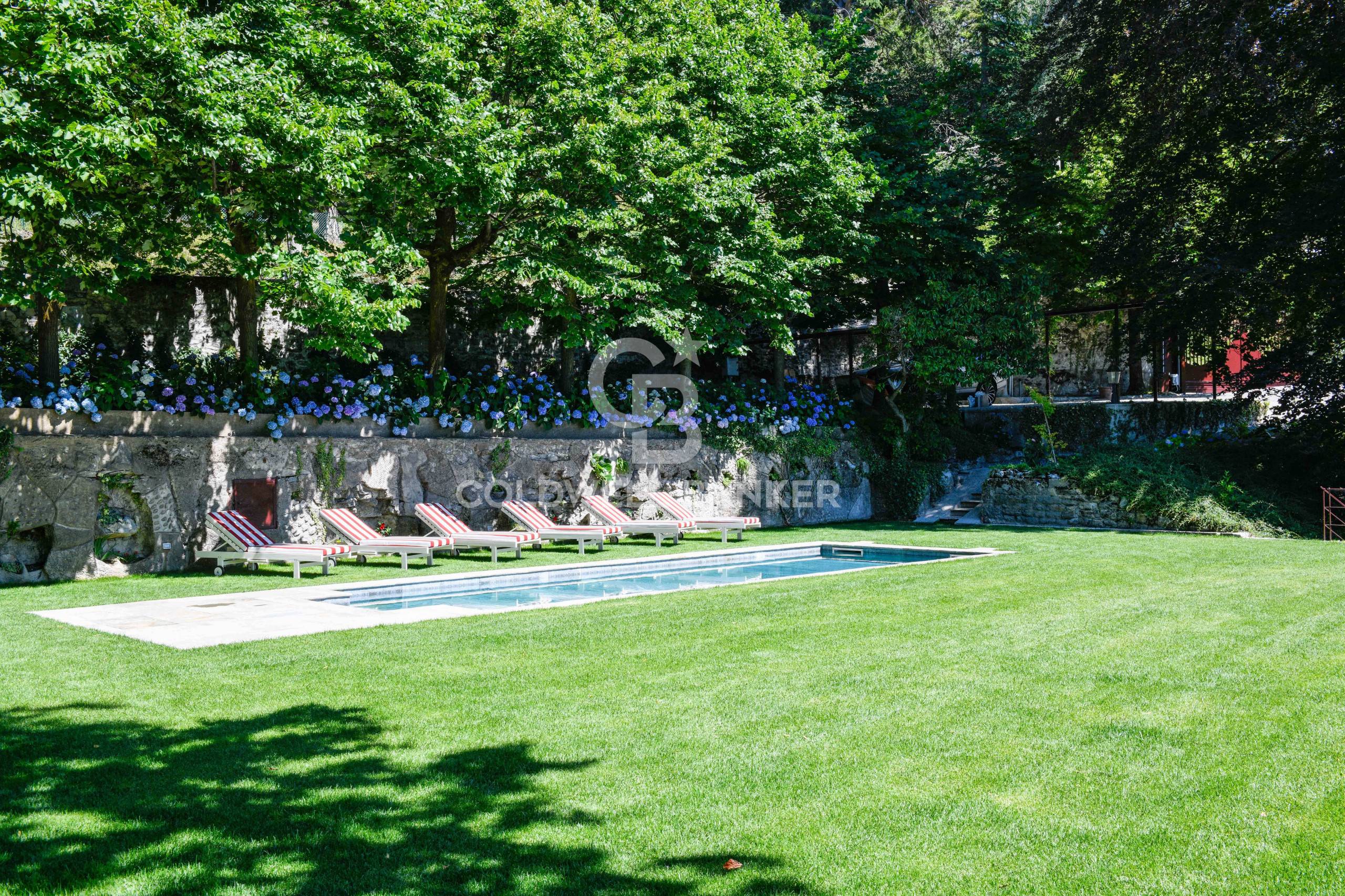 Villa in vendita a Brunate (CO)