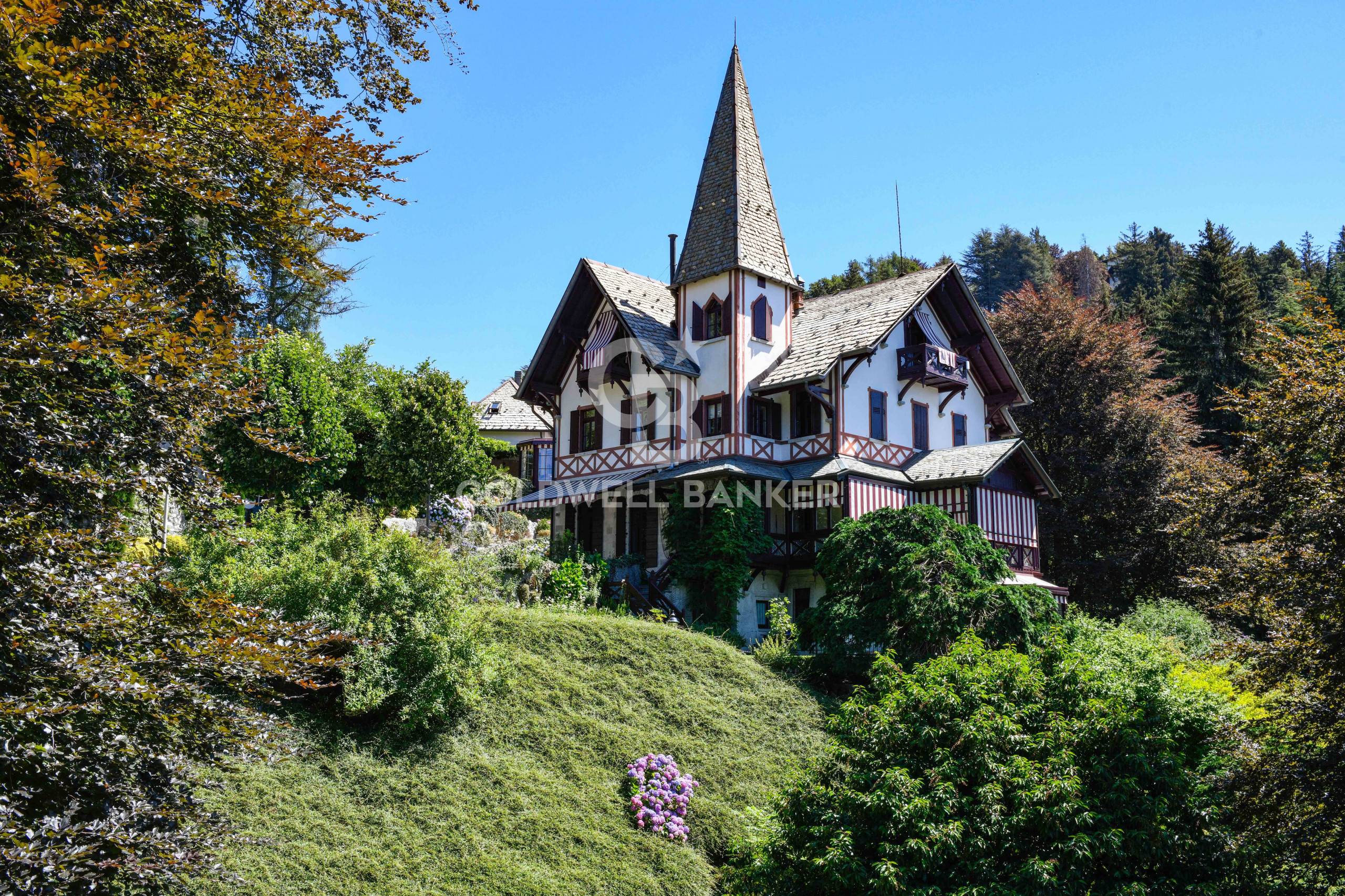Villa in vendita a Brunate (CO)