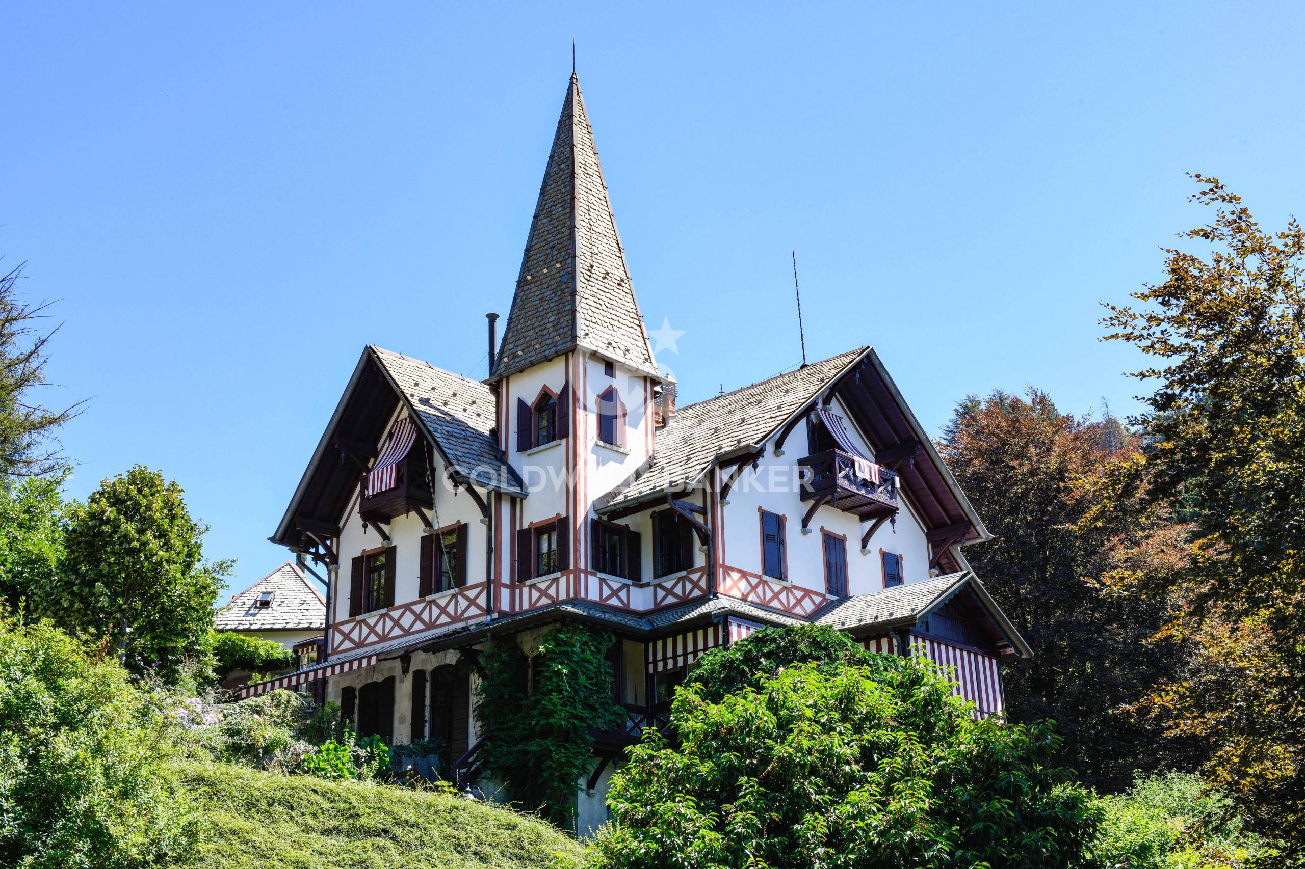 Villa in vendita a Brunate (CO)