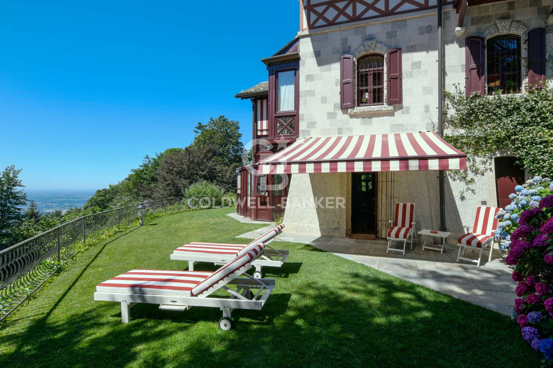 Villa in vendita a Brunate (CO)
