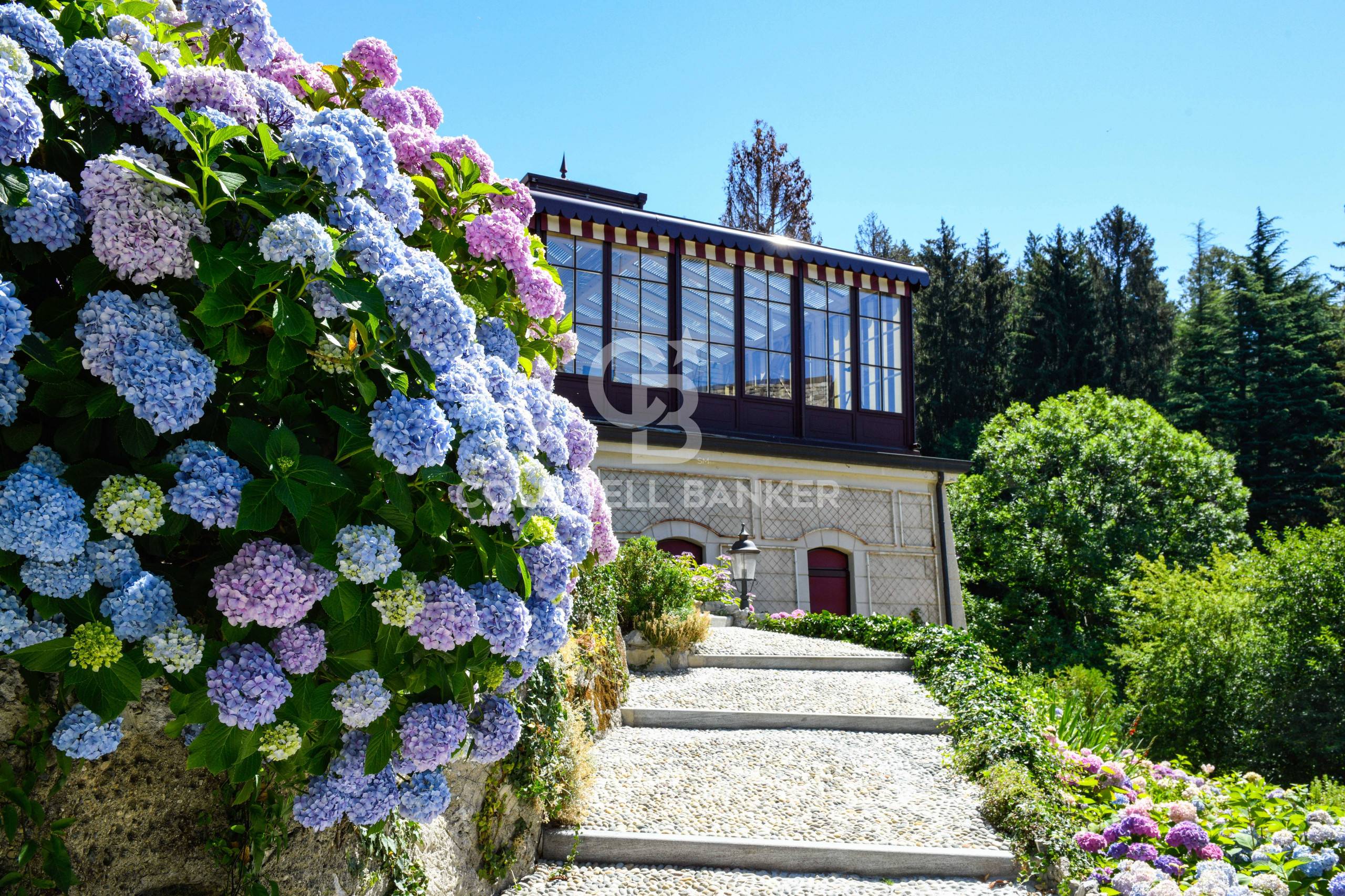Villa in vendita a Brunate (CO)