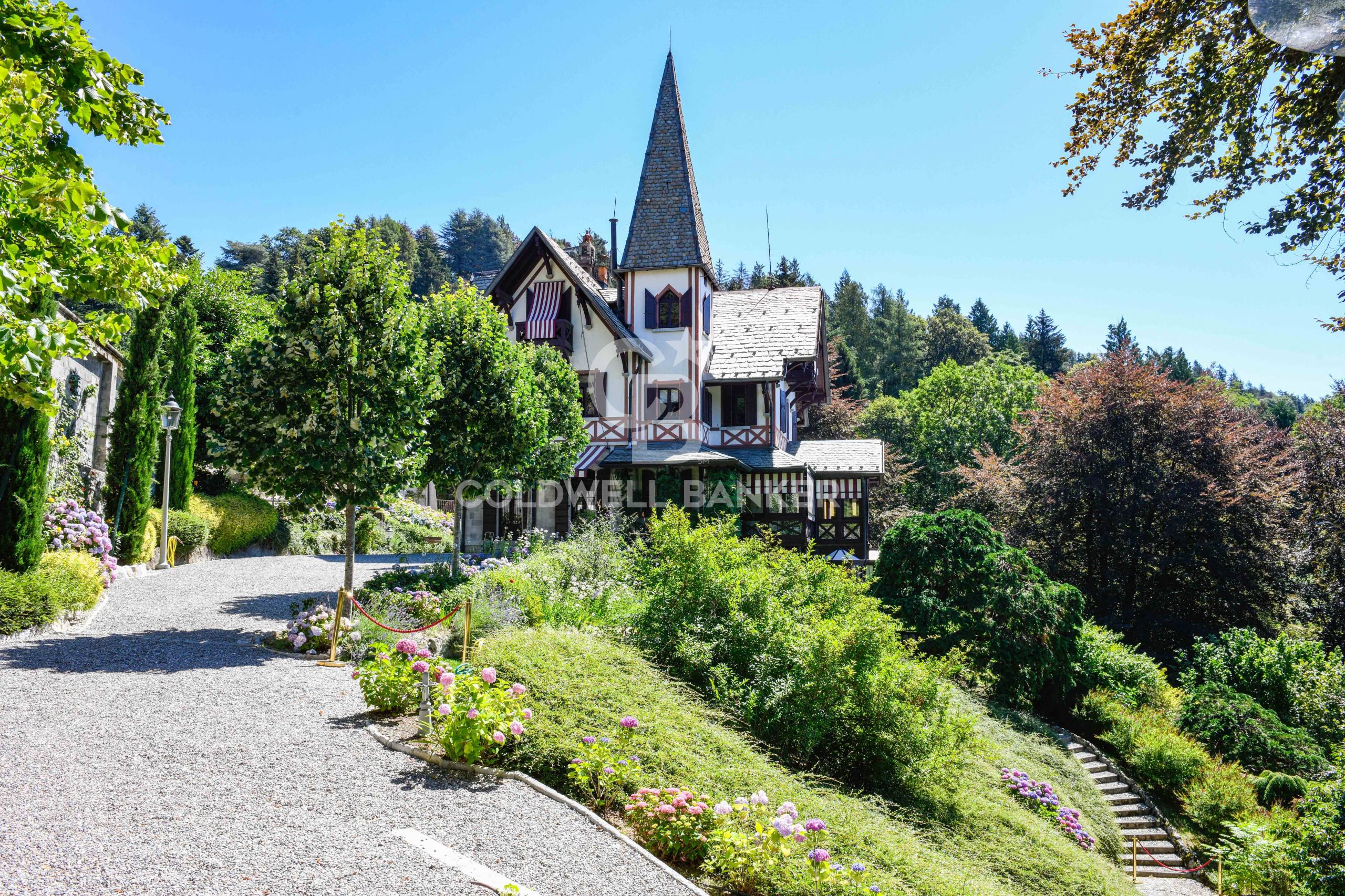 Villa in vendita a Brunate (CO)