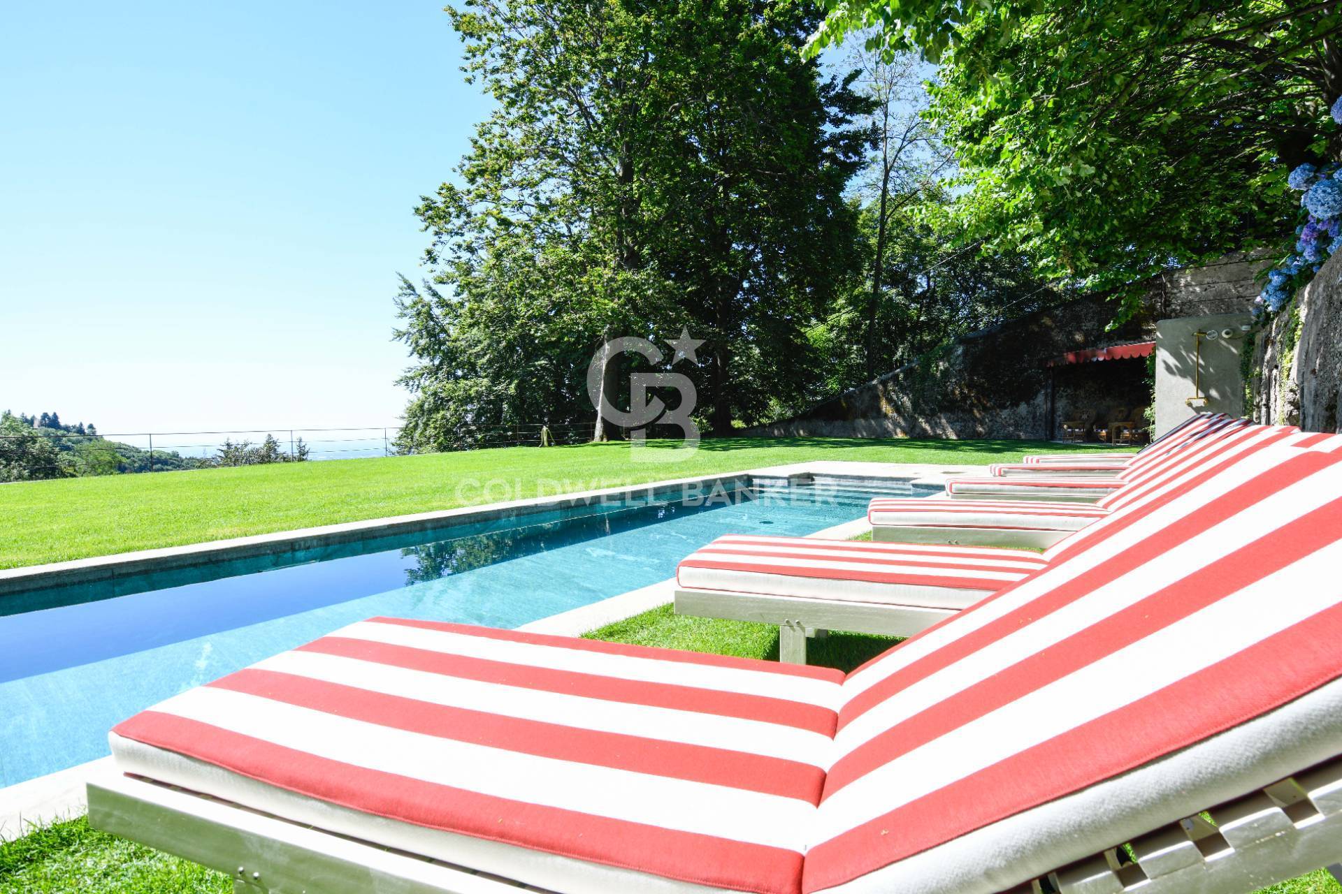 Villa in vendita a Brunate (CO)