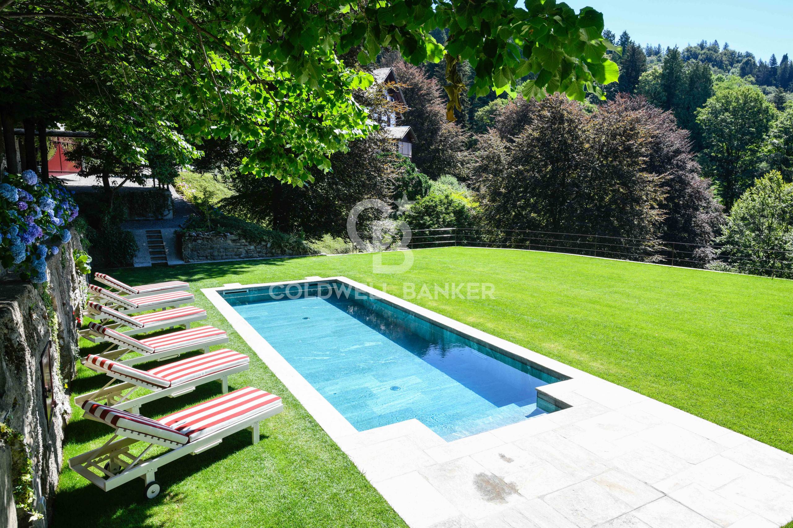 Villa in vendita a Brunate (CO)