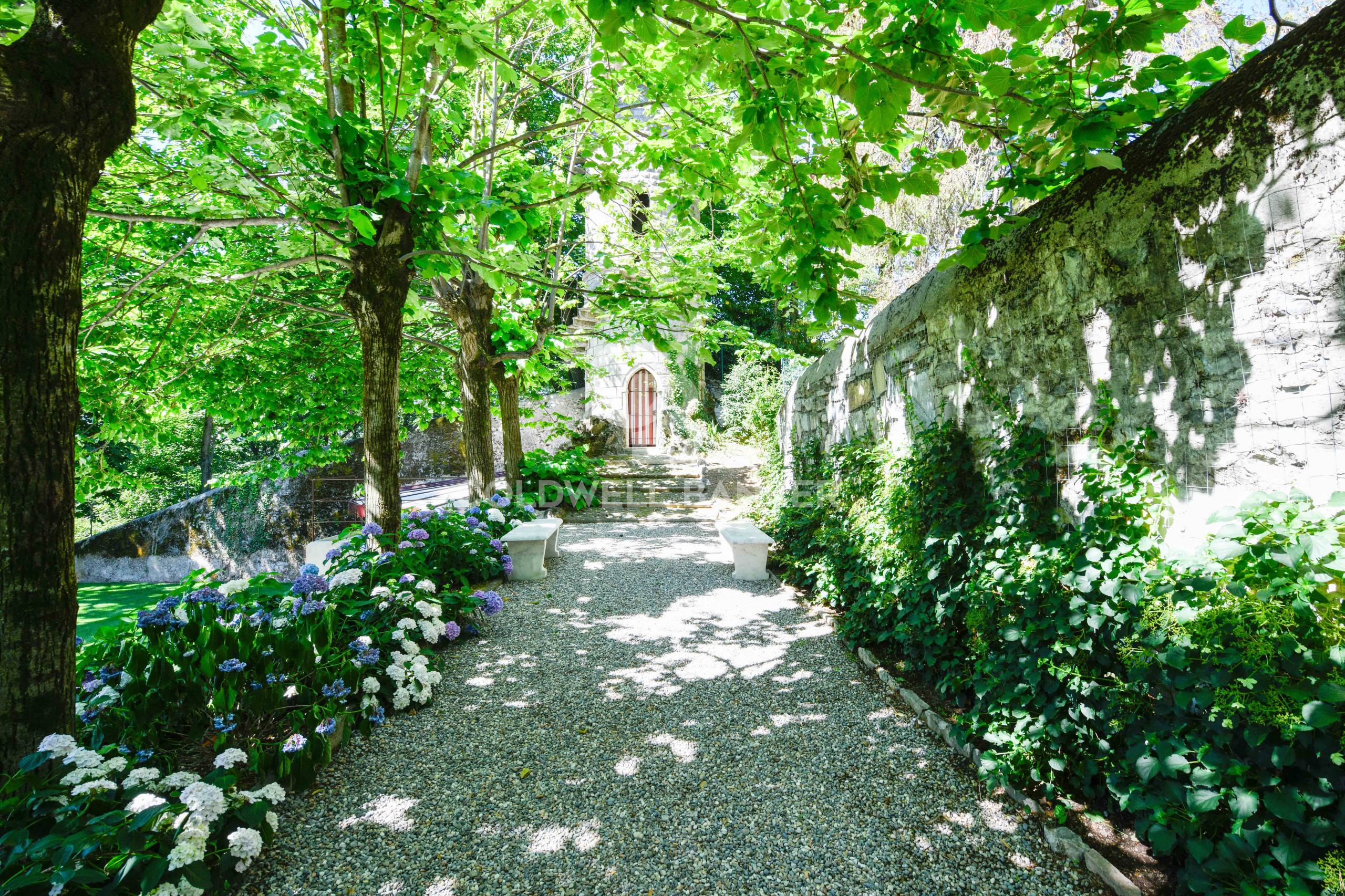 Villa in vendita a Brunate (CO)