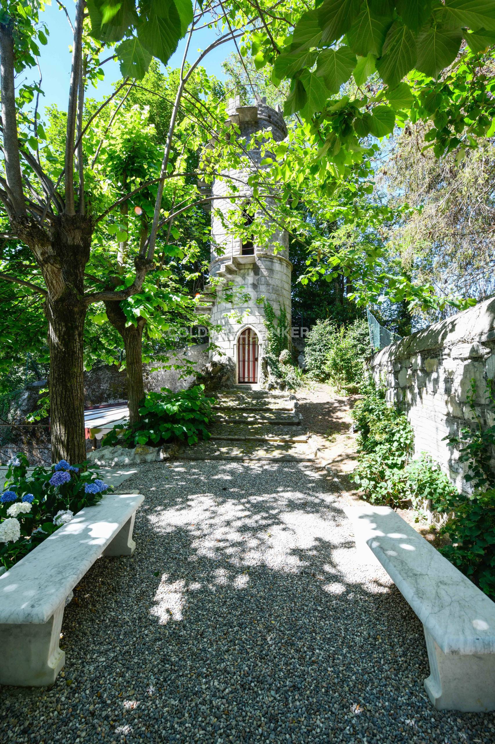 Villa in vendita a Brunate (CO)