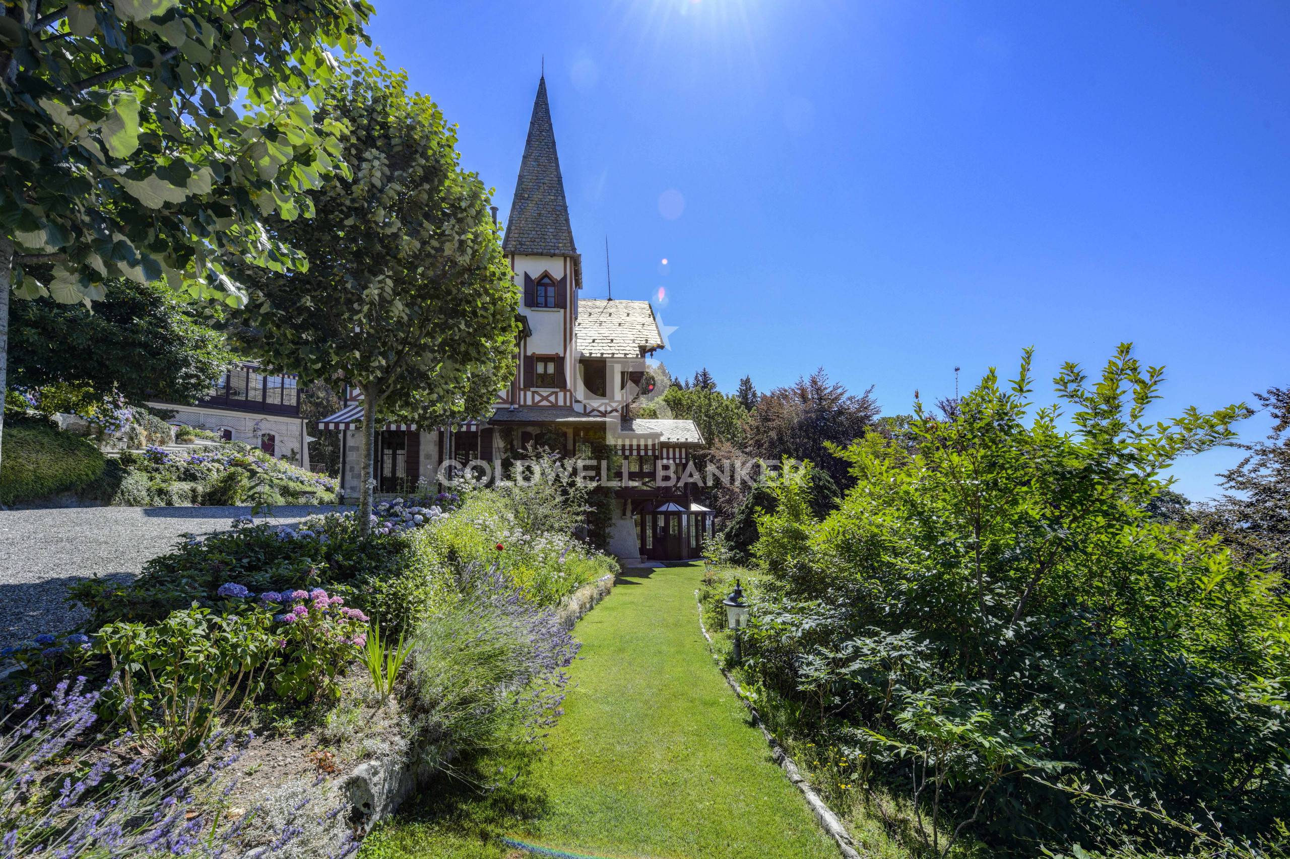Villa in vendita a Brunate (CO)