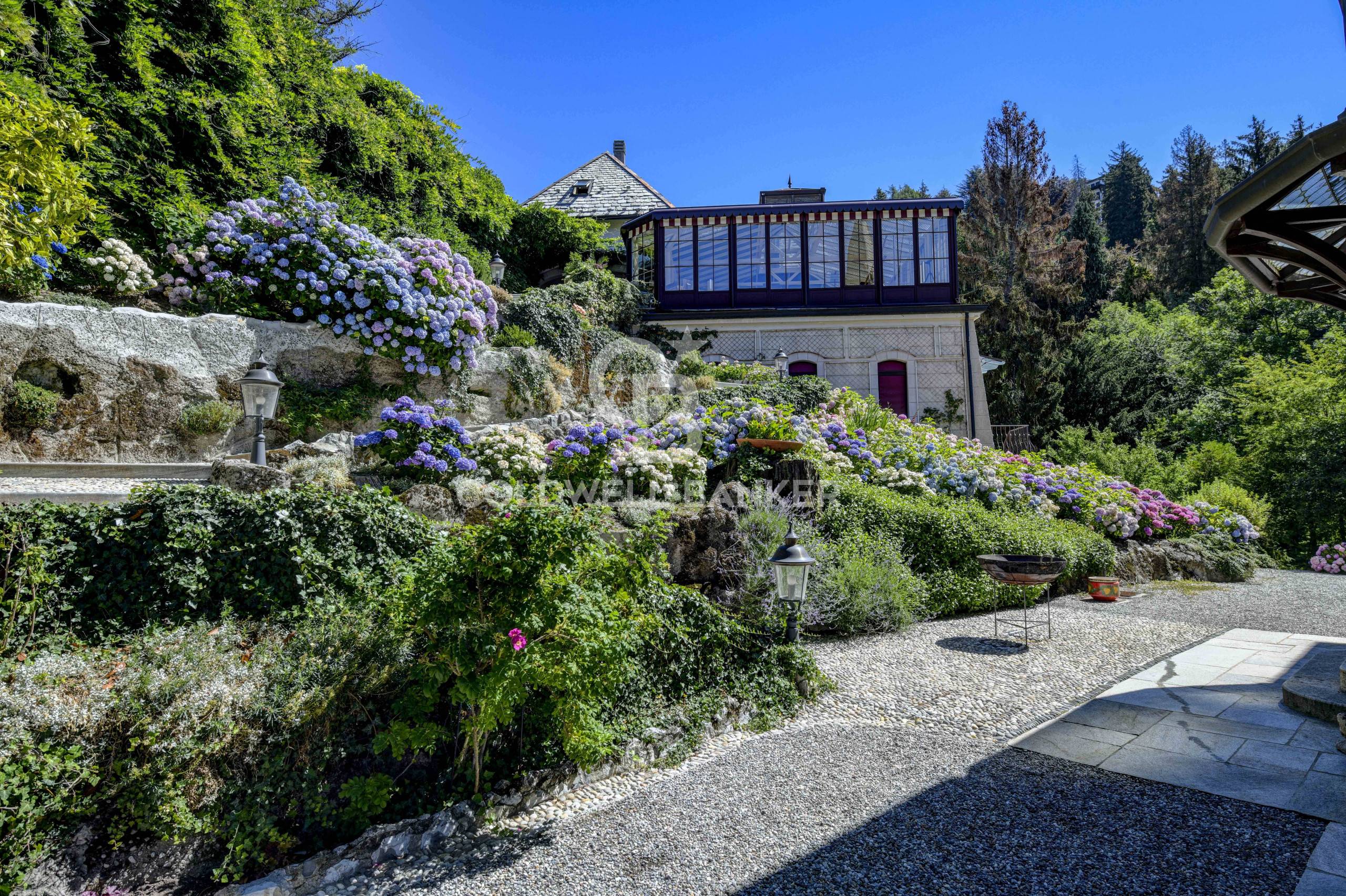 Villa in vendita a Brunate (CO)