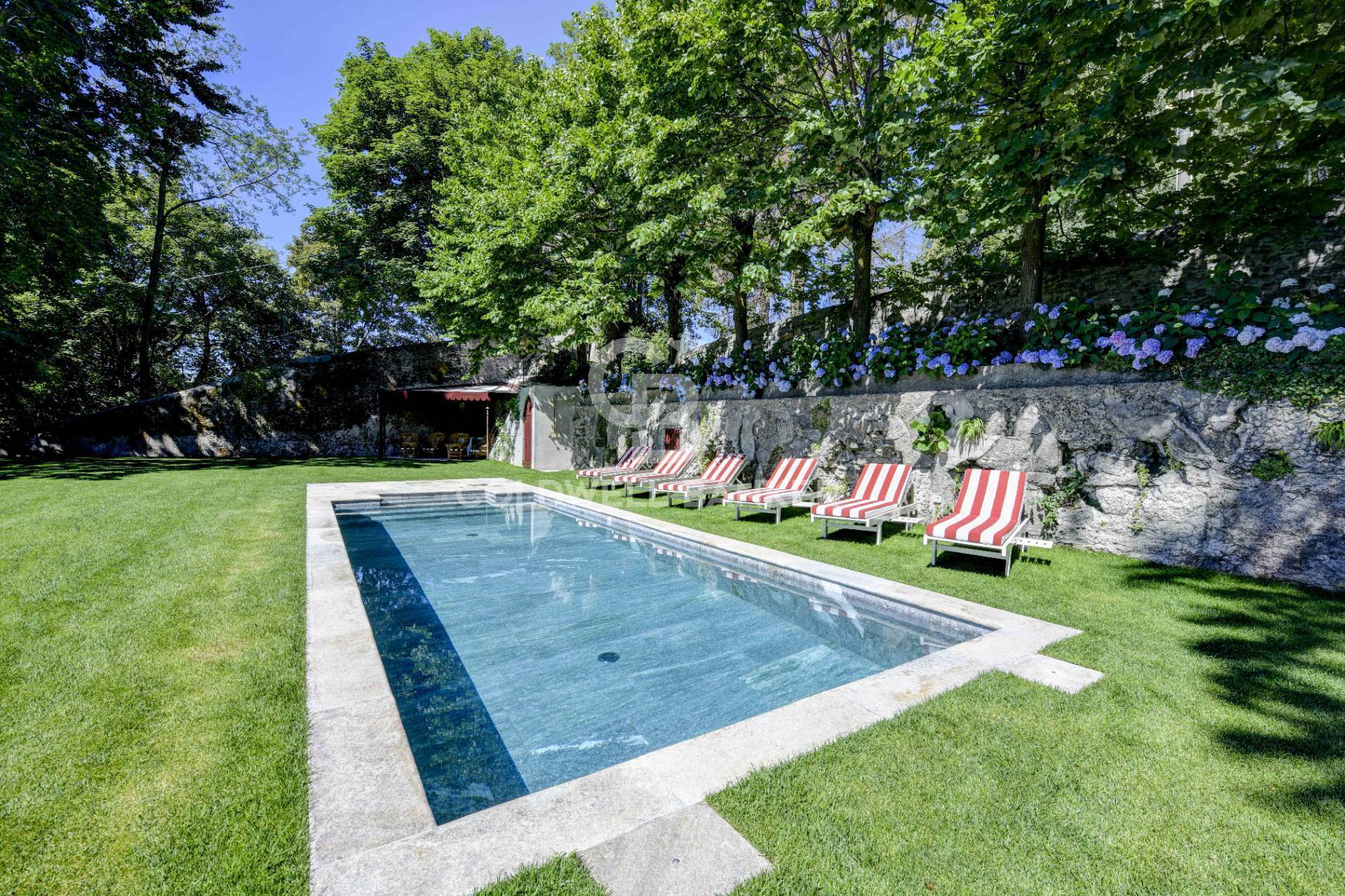Villa in vendita a Brunate (CO)