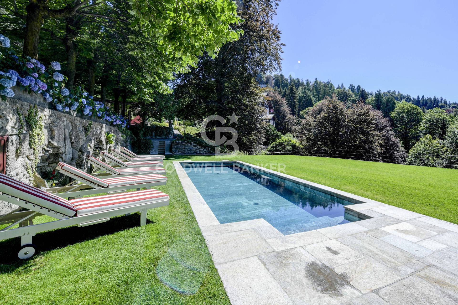 Villa in vendita a Brunate (CO)