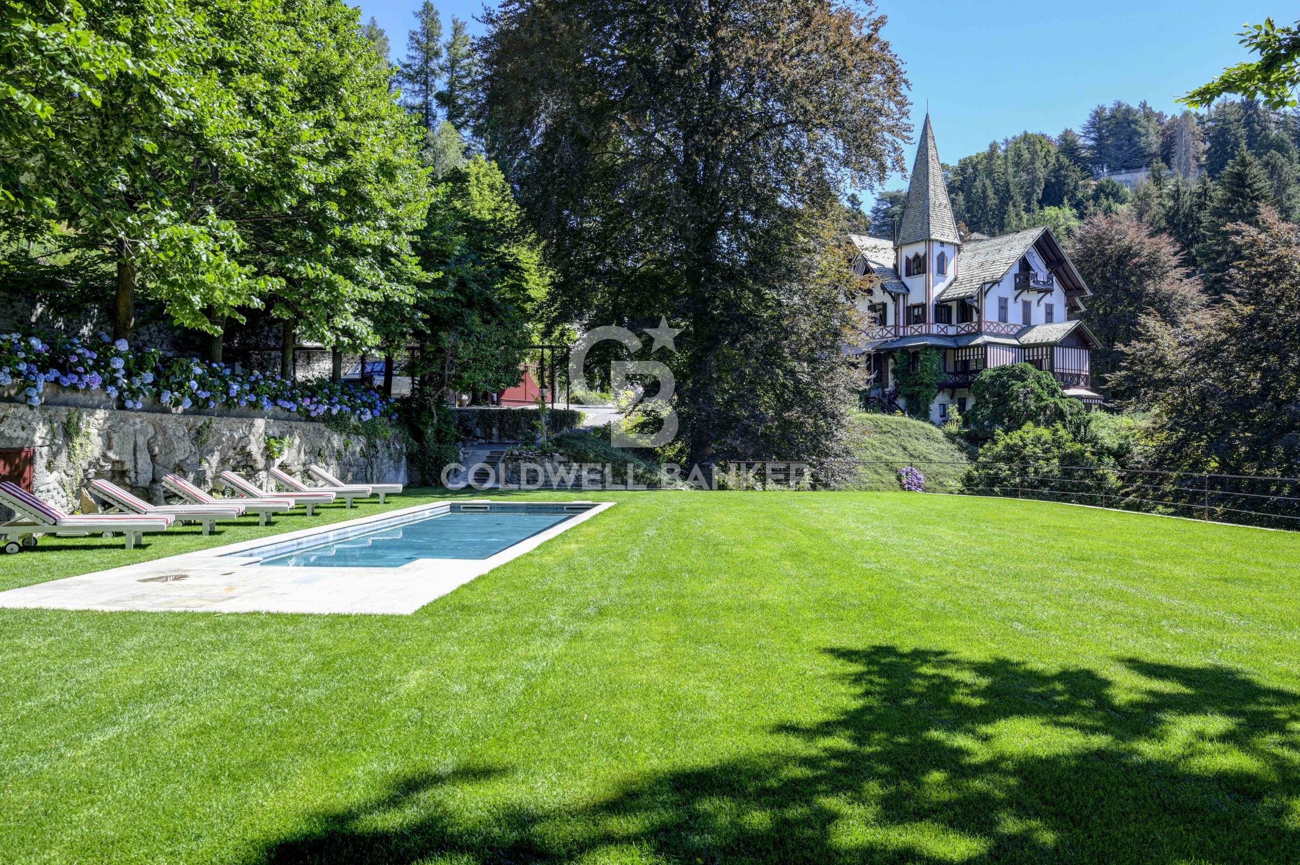 Villa in vendita a Brunate (CO)